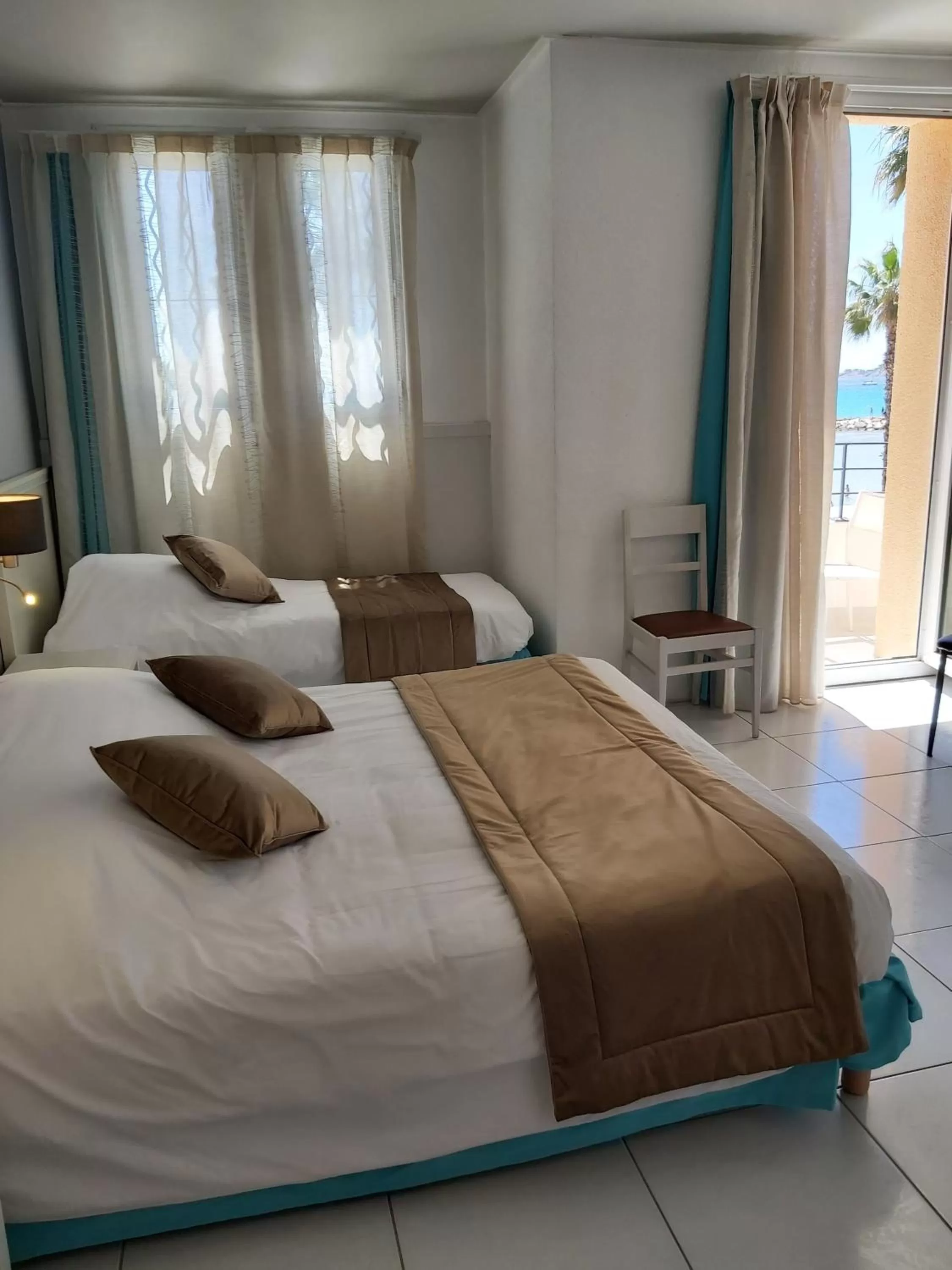 Photo of the whole room, Bed in Hotel Restaurant Miramar L'orchidée