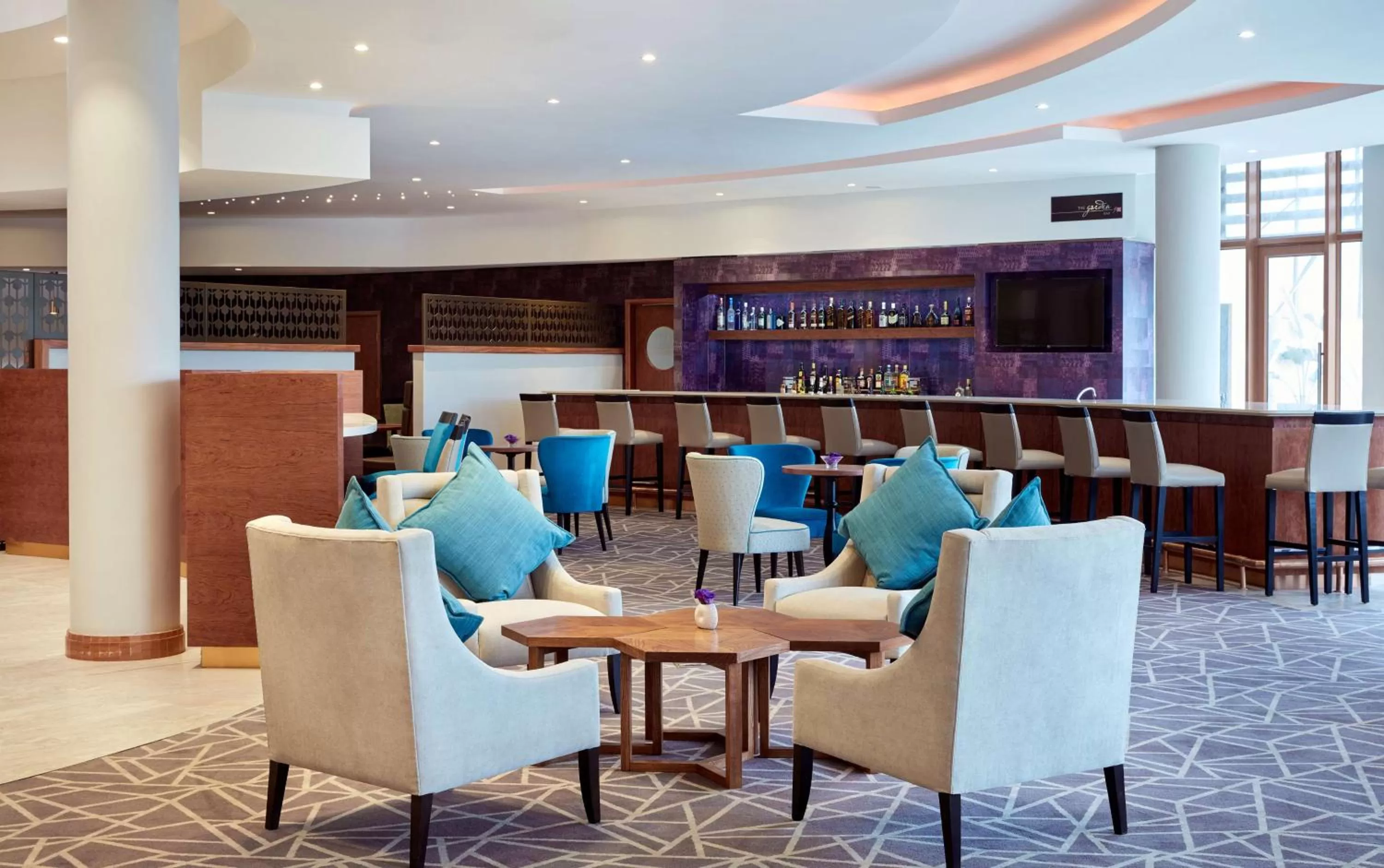 Lounge or bar in Hilton Garden Inn Society Business Park