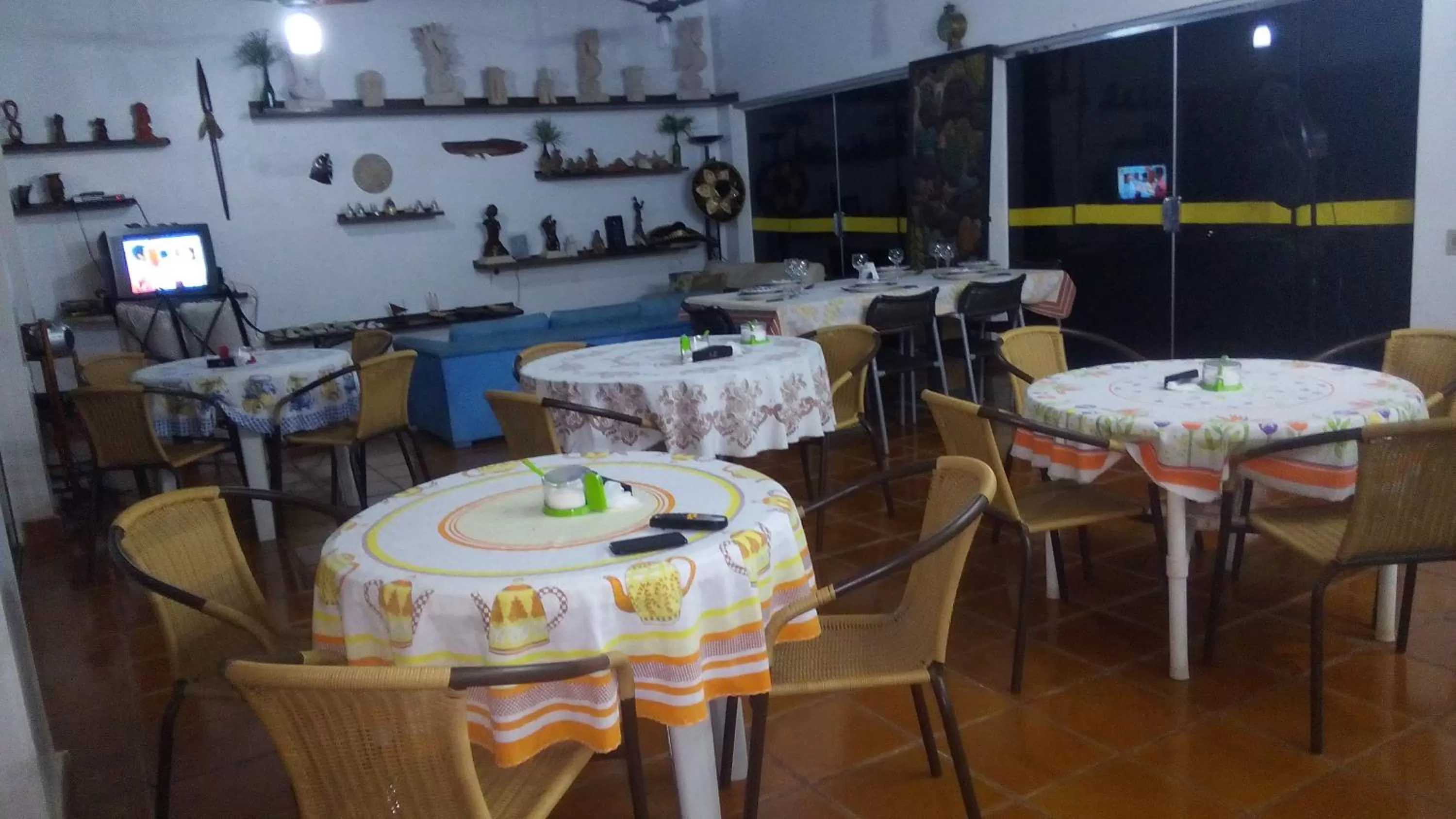 Restaurant/places to eat in Pousada Na Praia Ubatuba