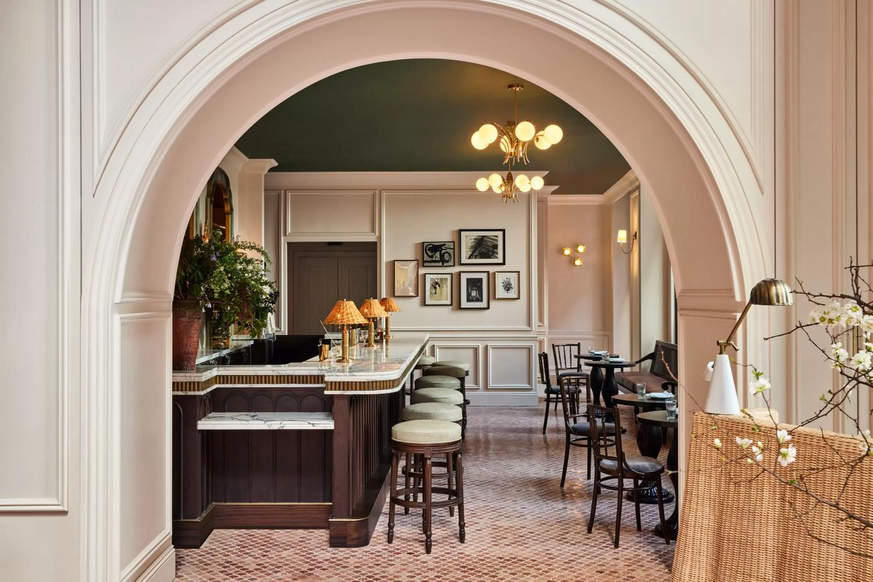 Restaurant/places to eat in The Wall Street Hotel New York City