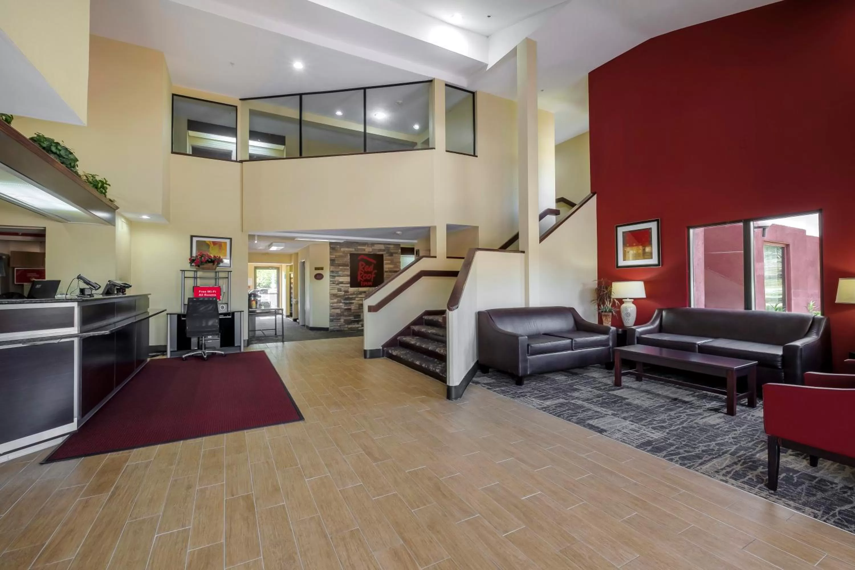 Lobby or reception in Red Roof Inn Pensacola Fairgrounds