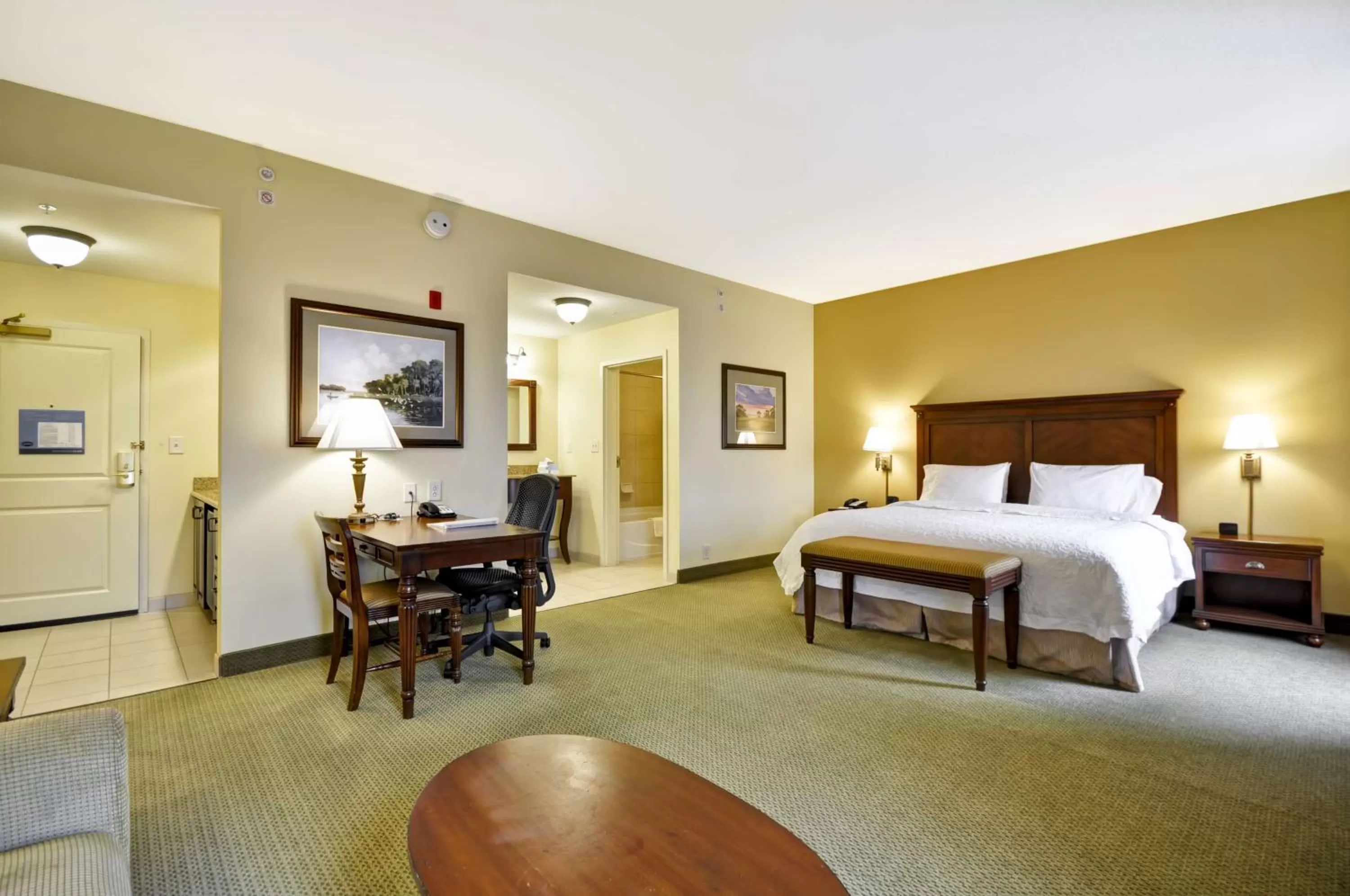Bed in Hampton Inn & Suites North Charleston-University Boulevard