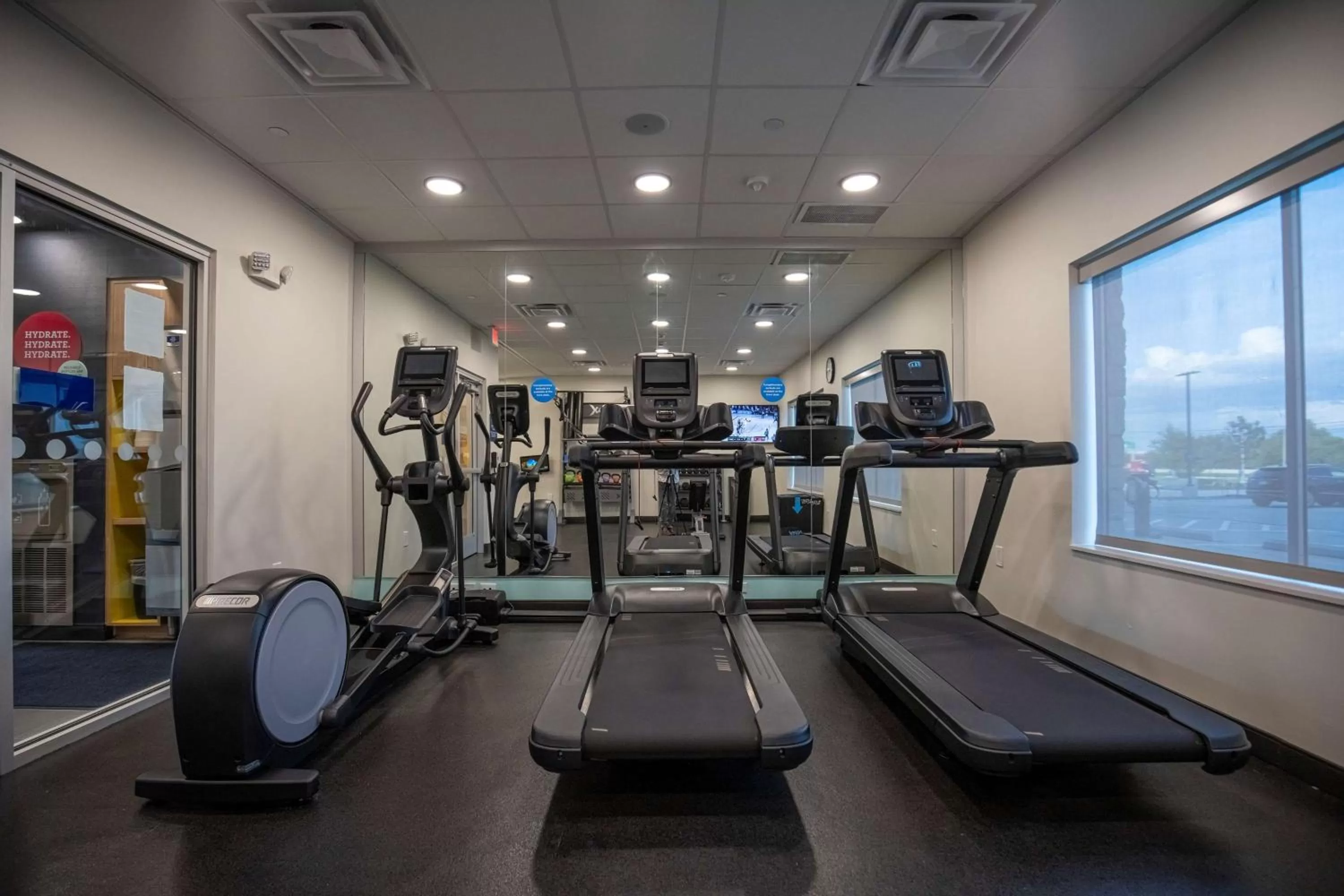 Fitness centre/facilities in Tru By Hilton Allen Dallas, Tx