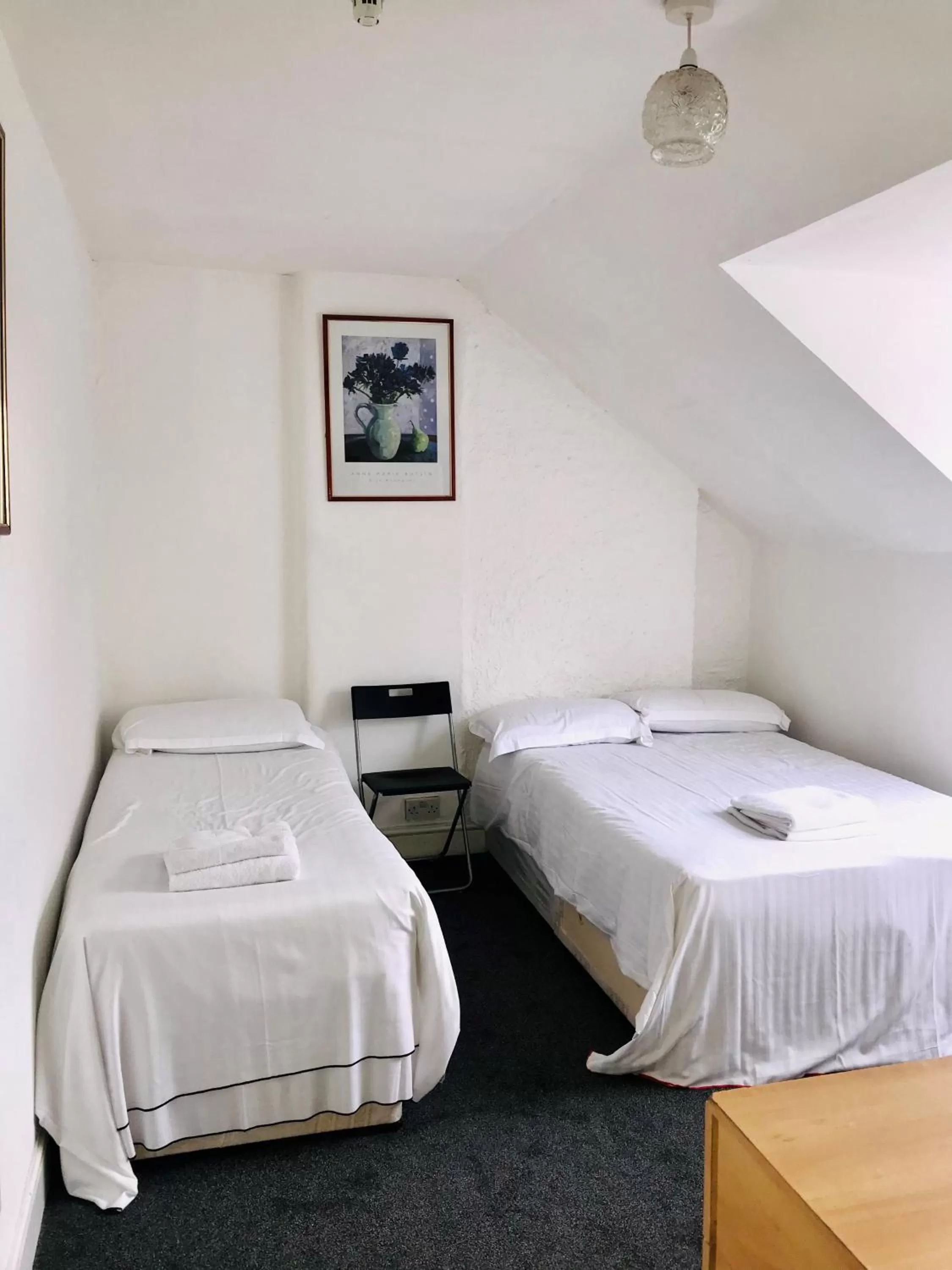 Bed in Amhurst Hotel