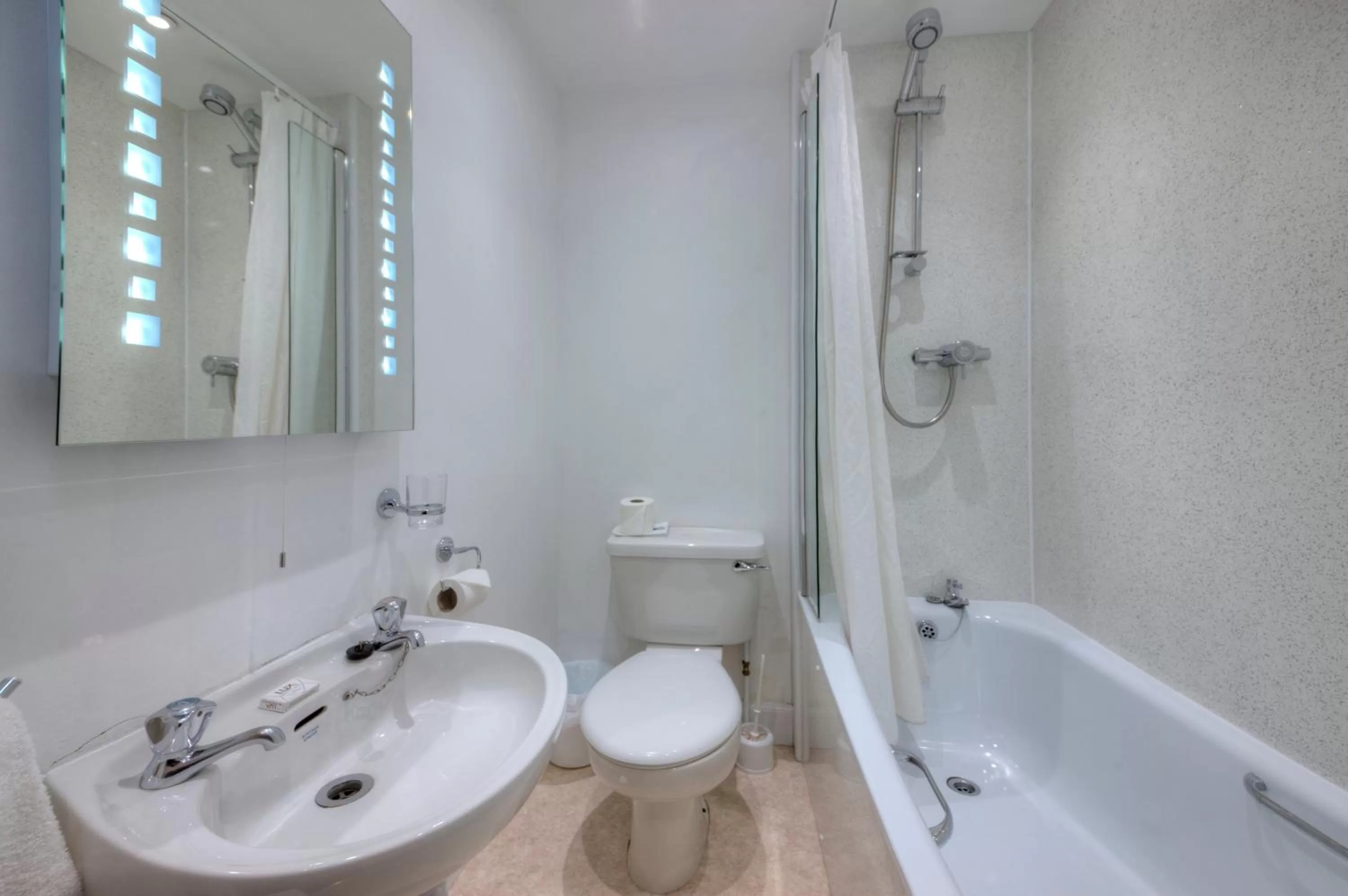 Bathroom in Falls of Lora Hotel