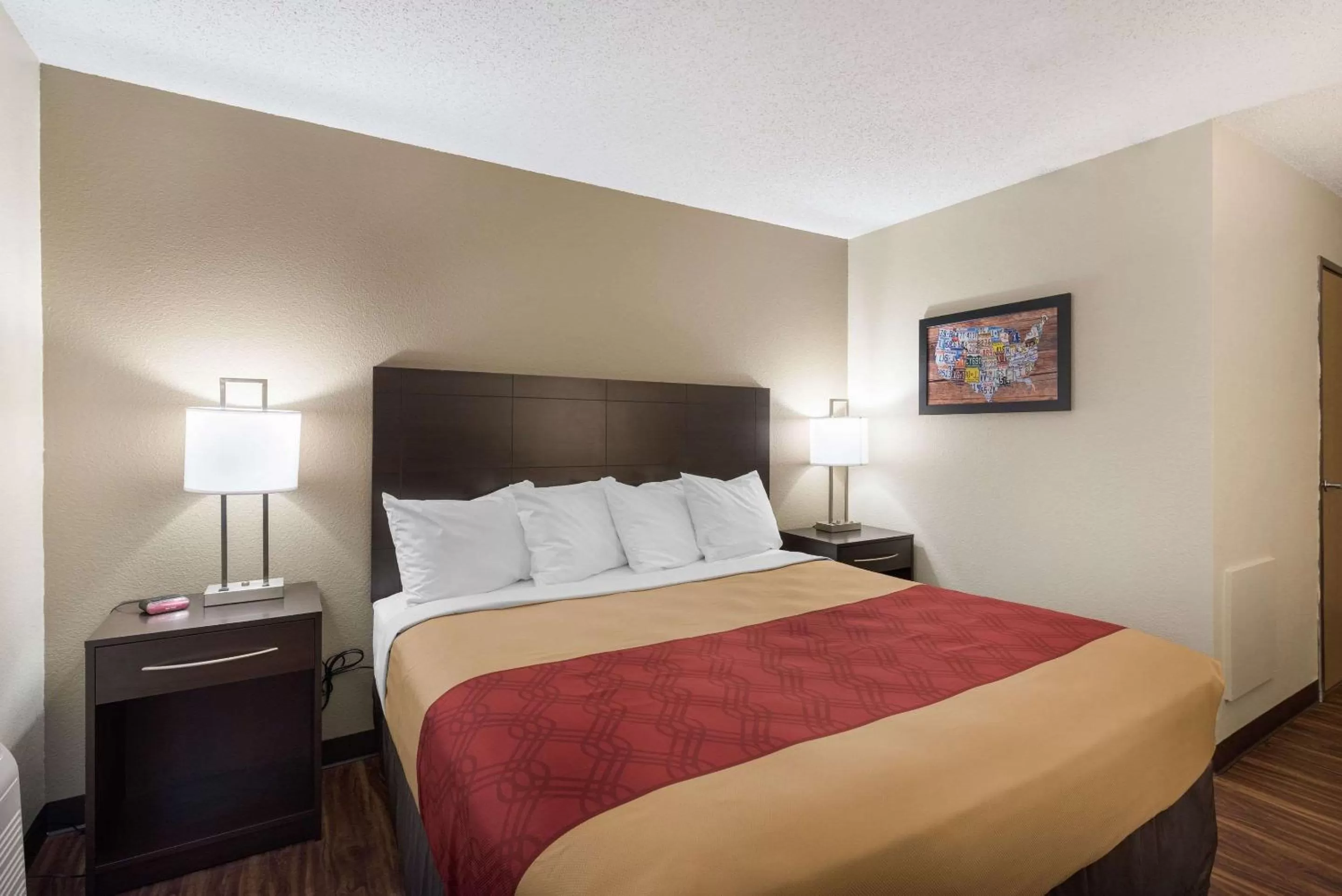 Photo of the whole room, Bed in Harmony Inn