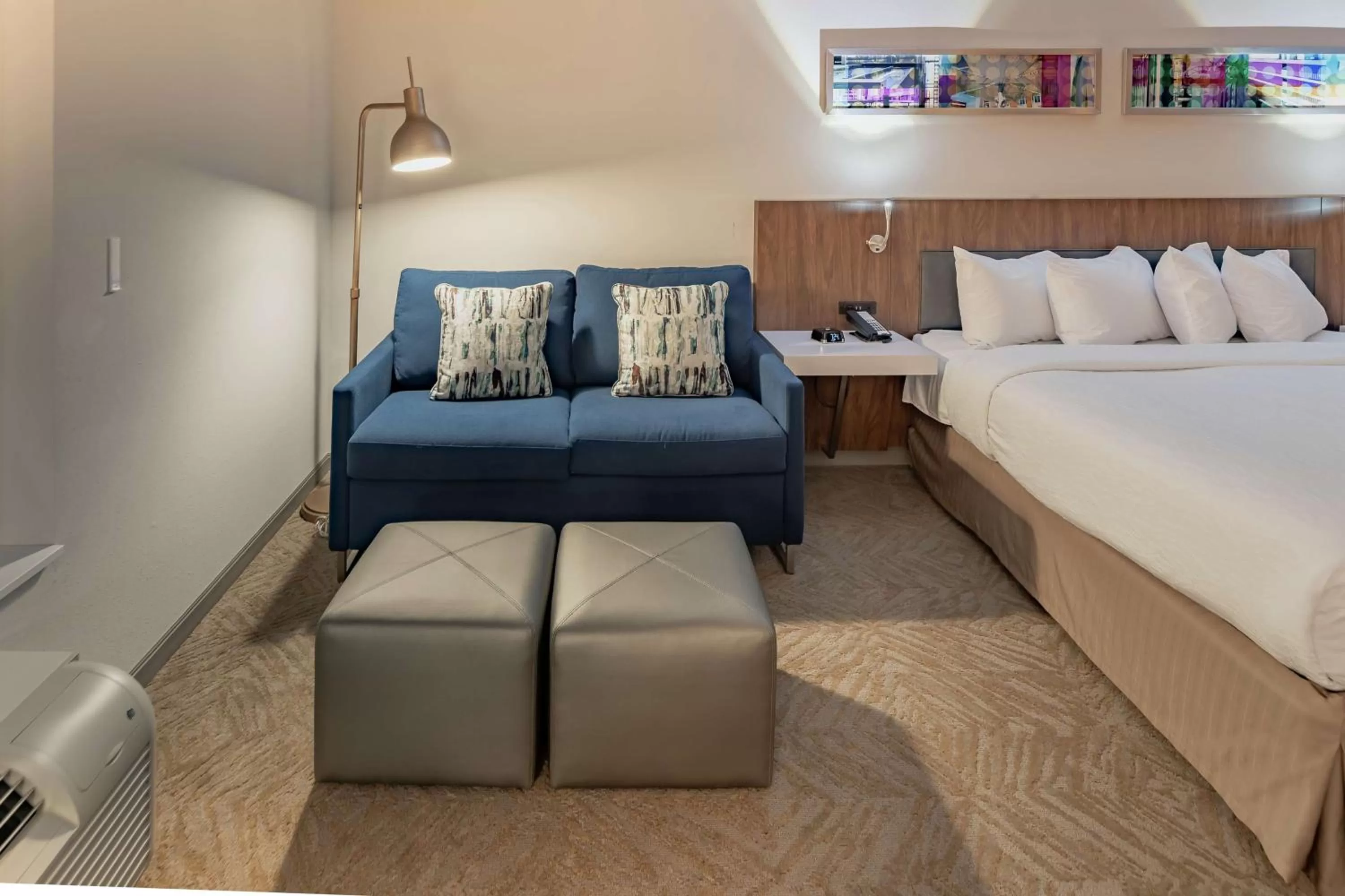 Living room, Bed in Hilton Garden Inn Dallas At Hurst Conference Center