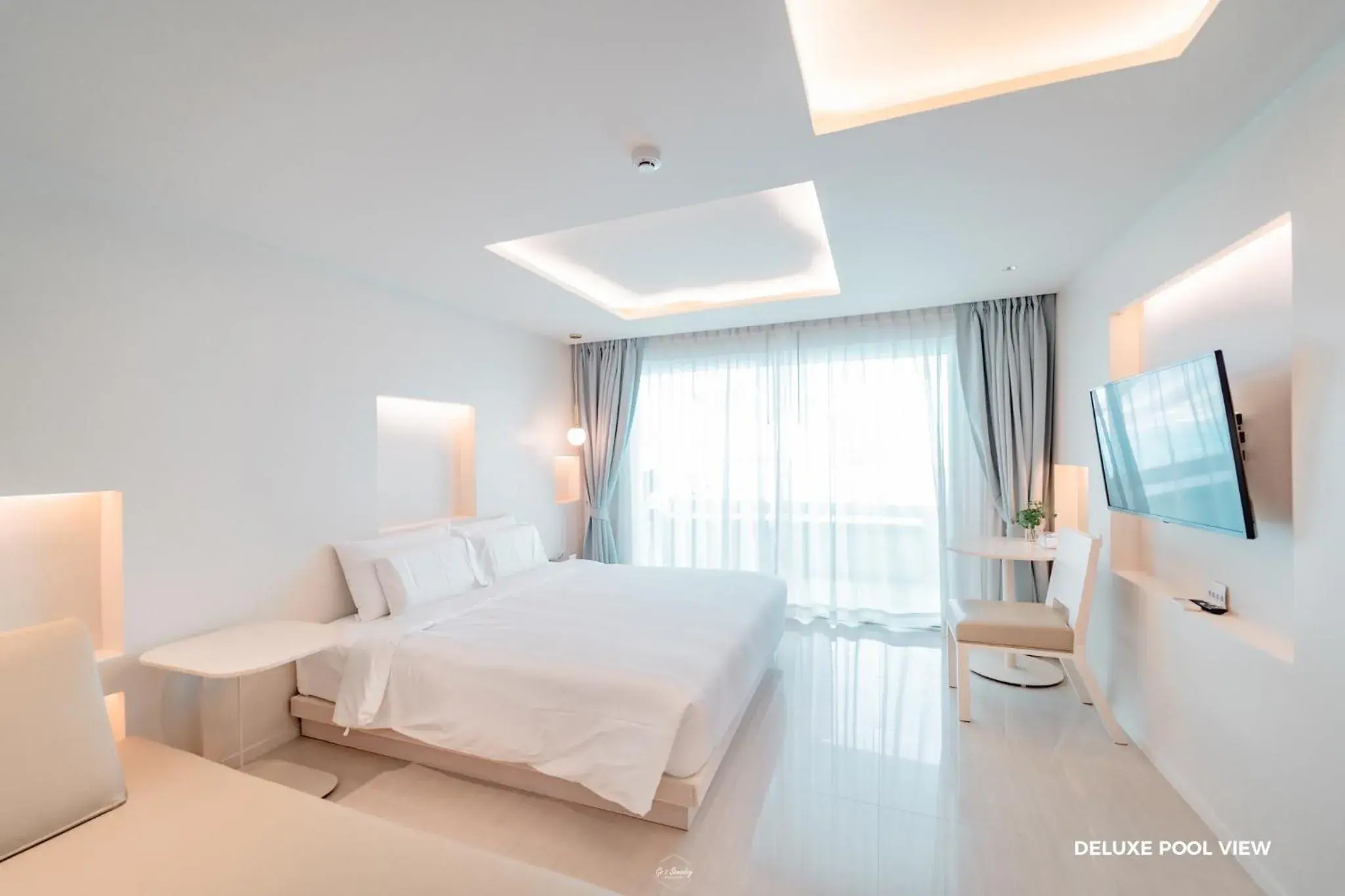 Pool Access in Prima Hotel Pattaya Pool Access in Prima Hotel Pattaya