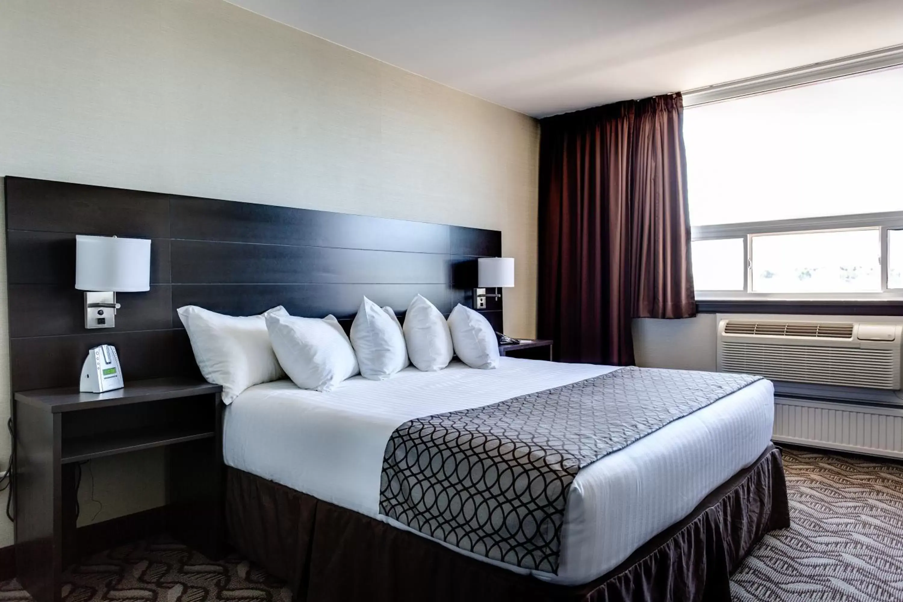 King Room - Non Smoking/Upper Floor in Clarion Hotel King Room - Non Smoking/Upper Floor in Clarion Hotel