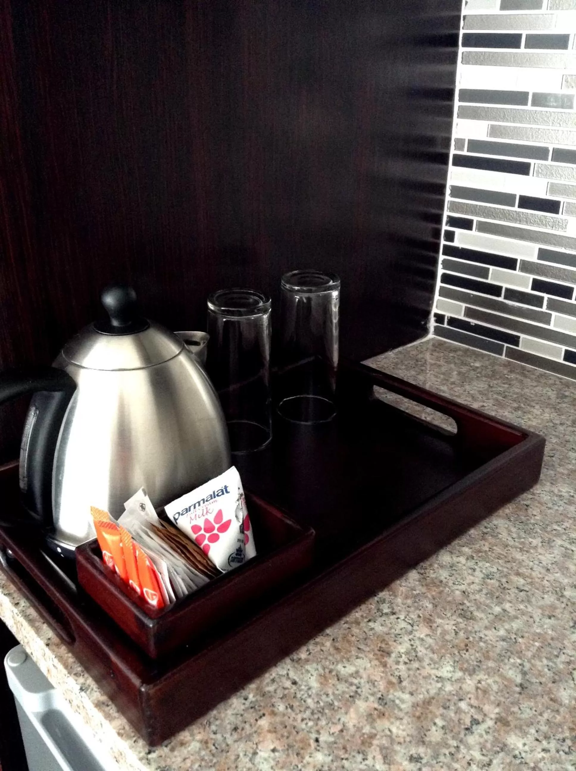 Coffee/tea facilities, Kitchen/Kitchenette in Majestic Guesthouse