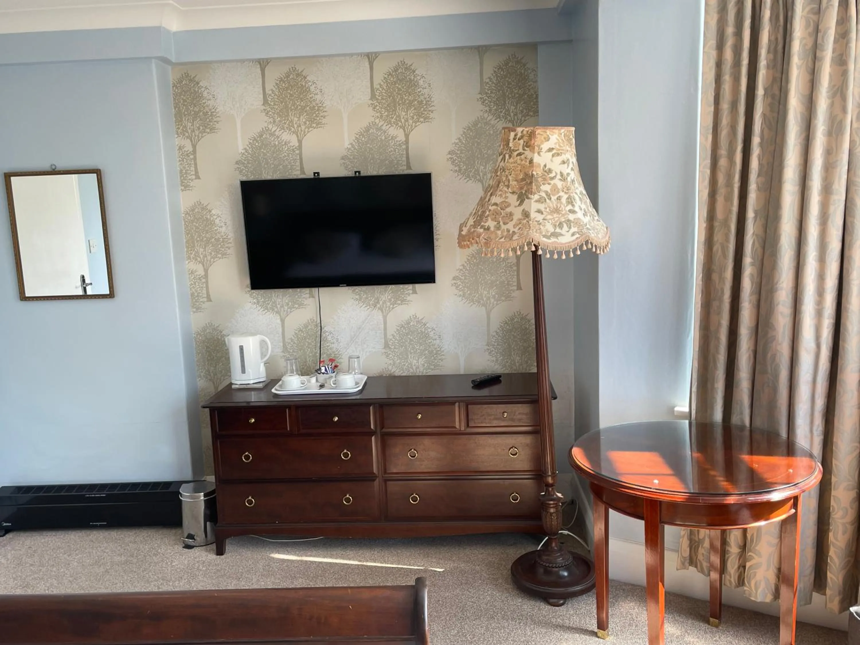 TV and multimedia in Yellow Mountain Hotel