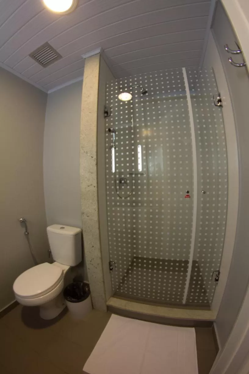 Bathroom in ibis Catalao