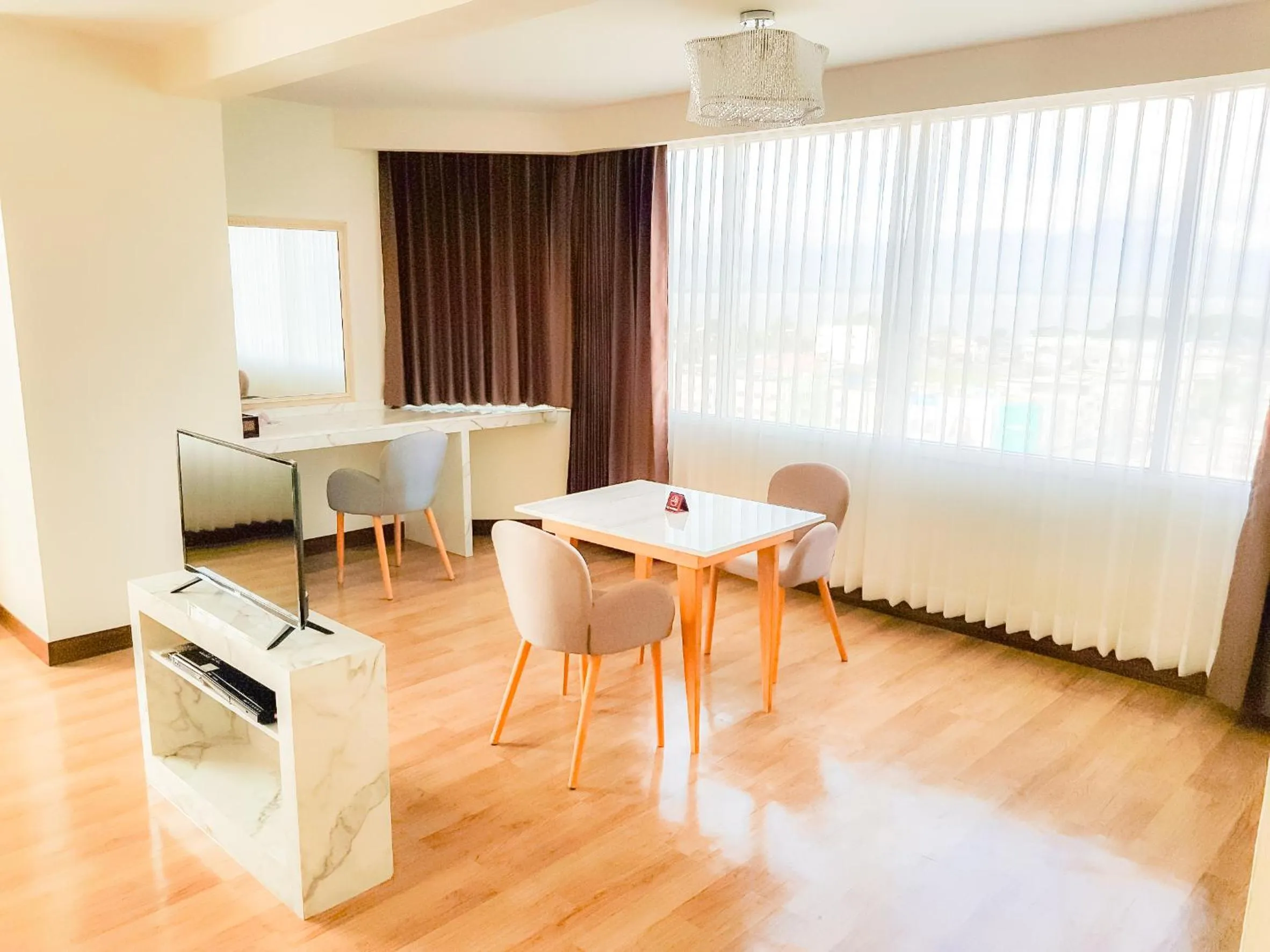 Living room in Phayao Gateway Hotel