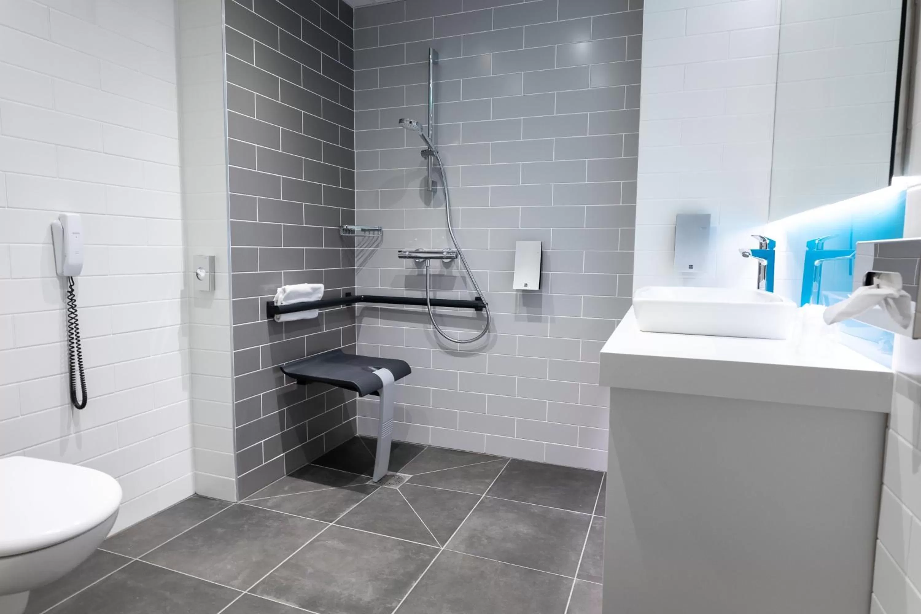 Photo of the whole room in Holiday Inn Express Arras by IHG