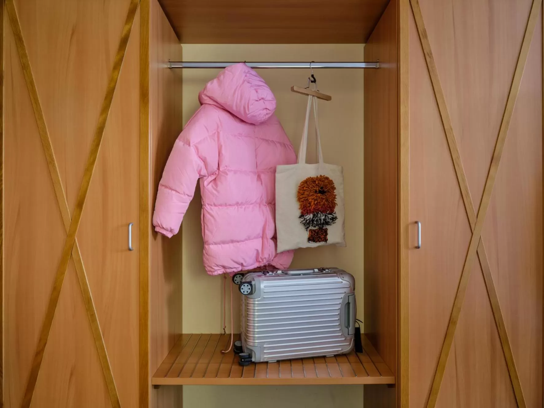 wardrobe in IntercityHotel Bremen