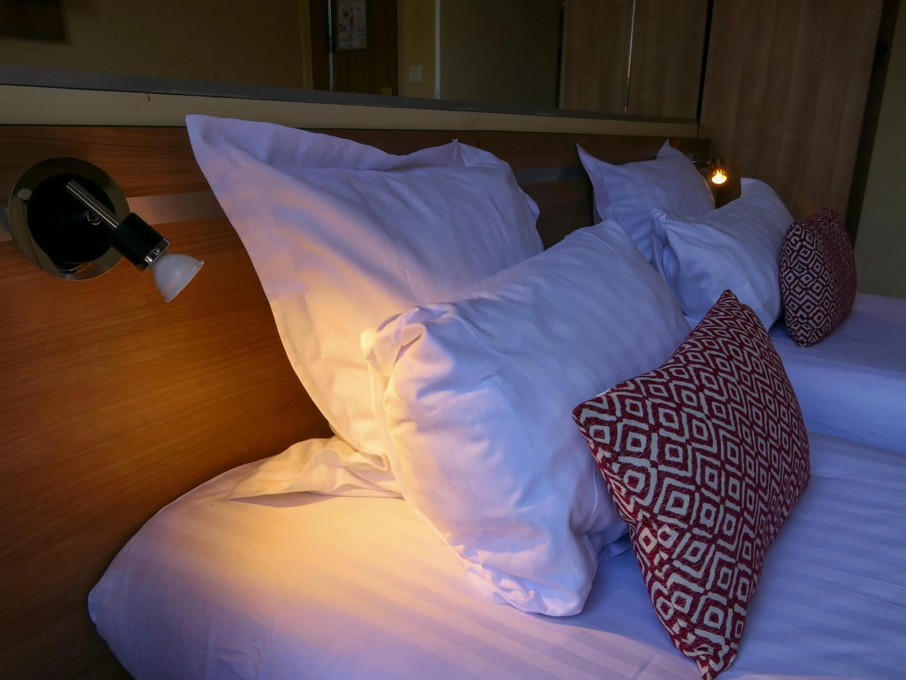 Bedroom, Bed in Hôtel de France Quartier Latin