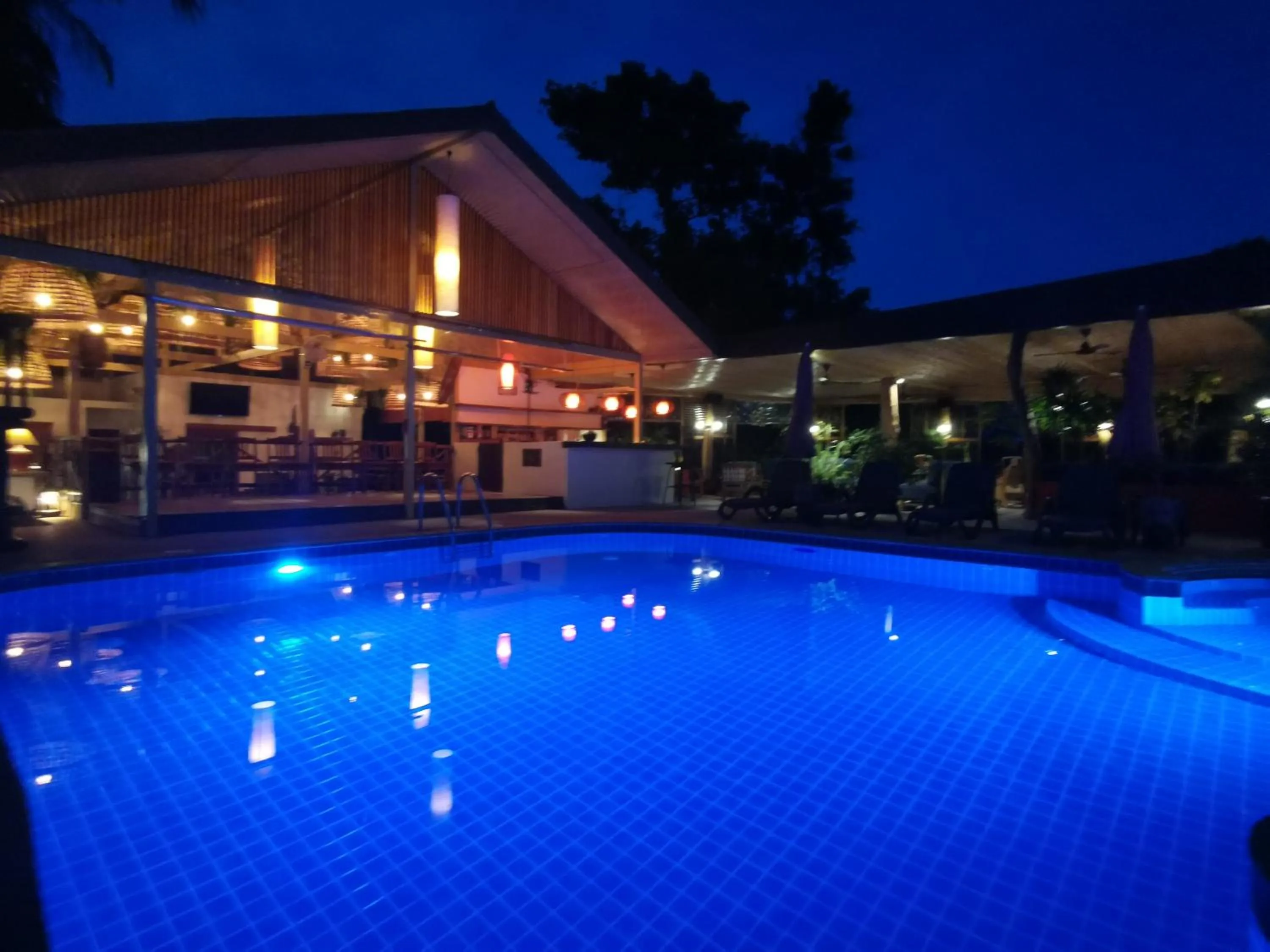 Swimming pool in Baan Sukreep Resort