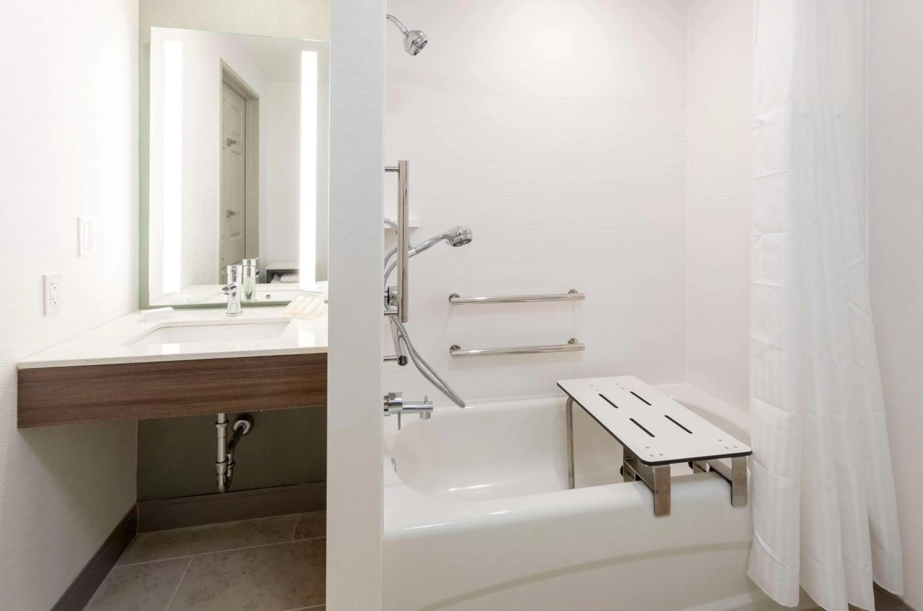 Bathroom in Hilton Garden Inn Minneapolis Saint Paul-Shoreview