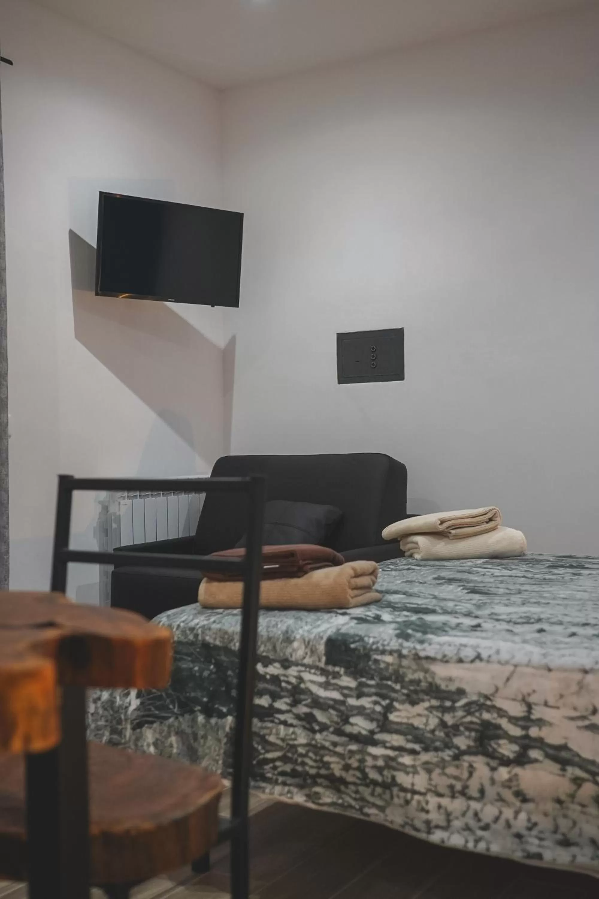 TV and multimedia, TV/Entertainment Center in Ulivo Design b&b