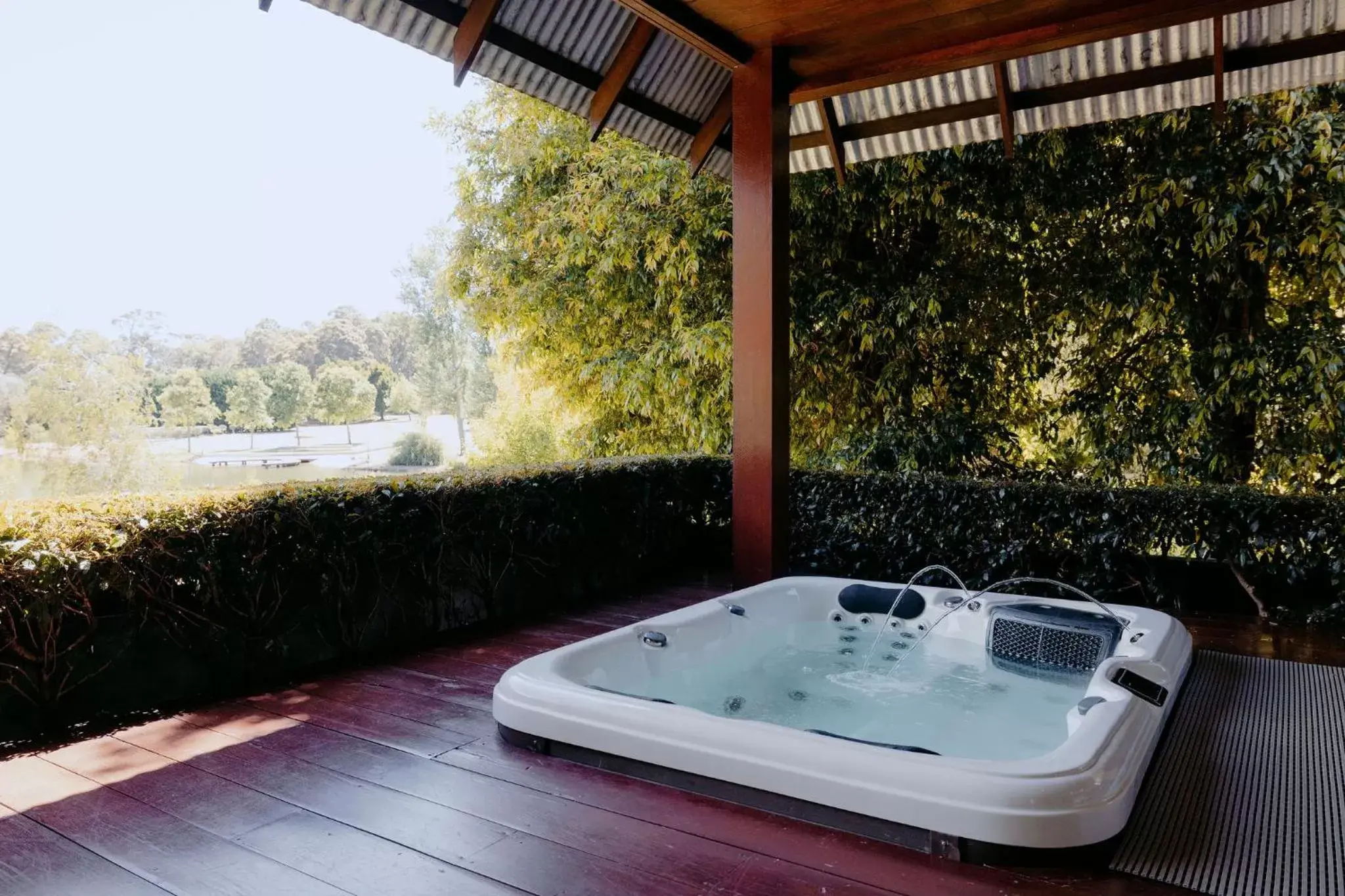 Lakehouse - One-Bedroom Villa with Hot Tub in Losari Retreat Lakehouse - One-Bedroom Villa with Hot Tub in Losari Retreat