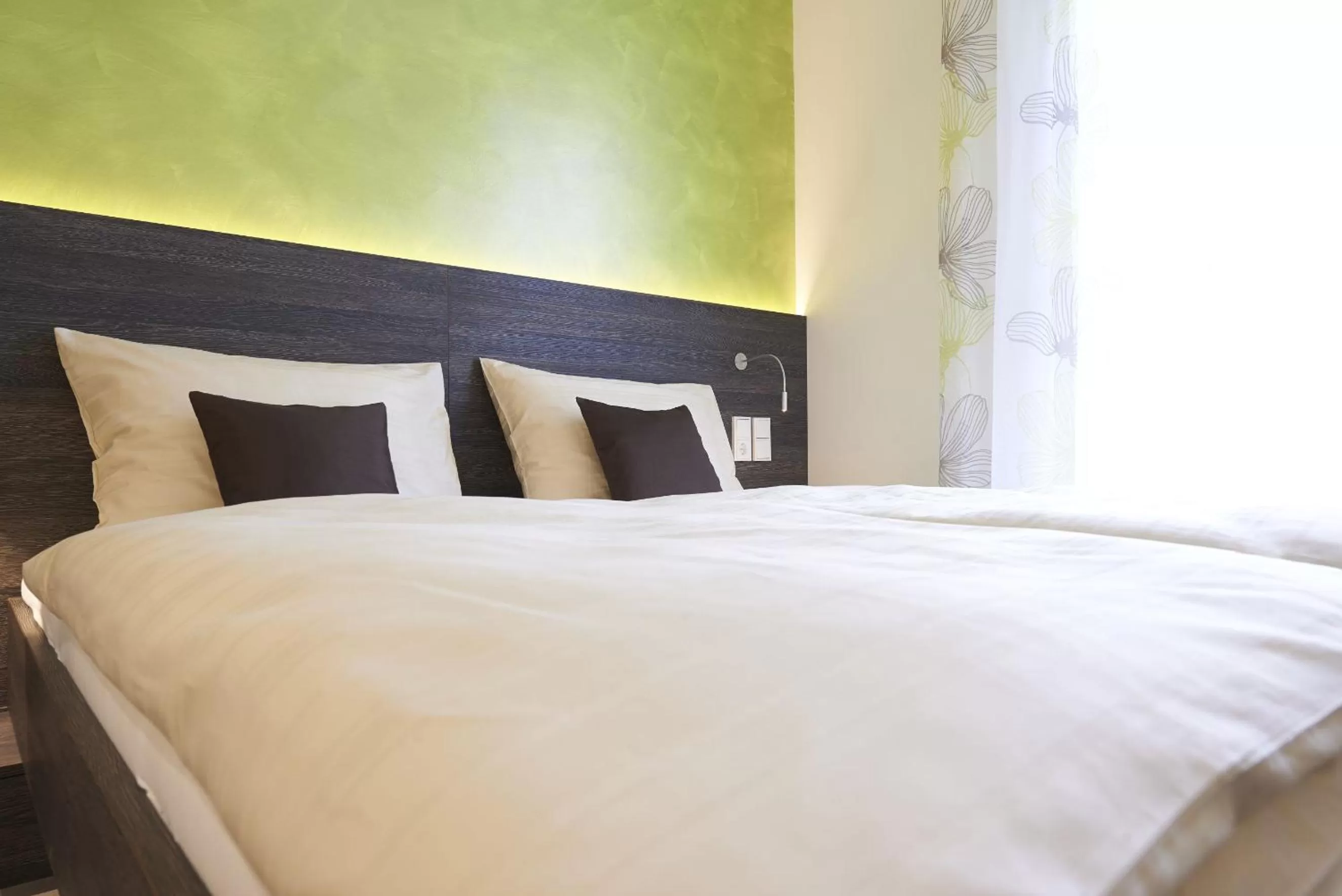 Decorative detail, Bed in eee Hotel Marchtrenk