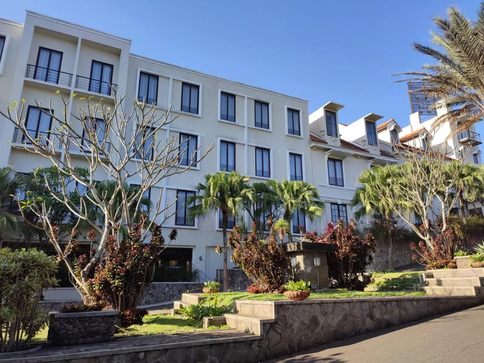 Garden in eL Hotel Malang