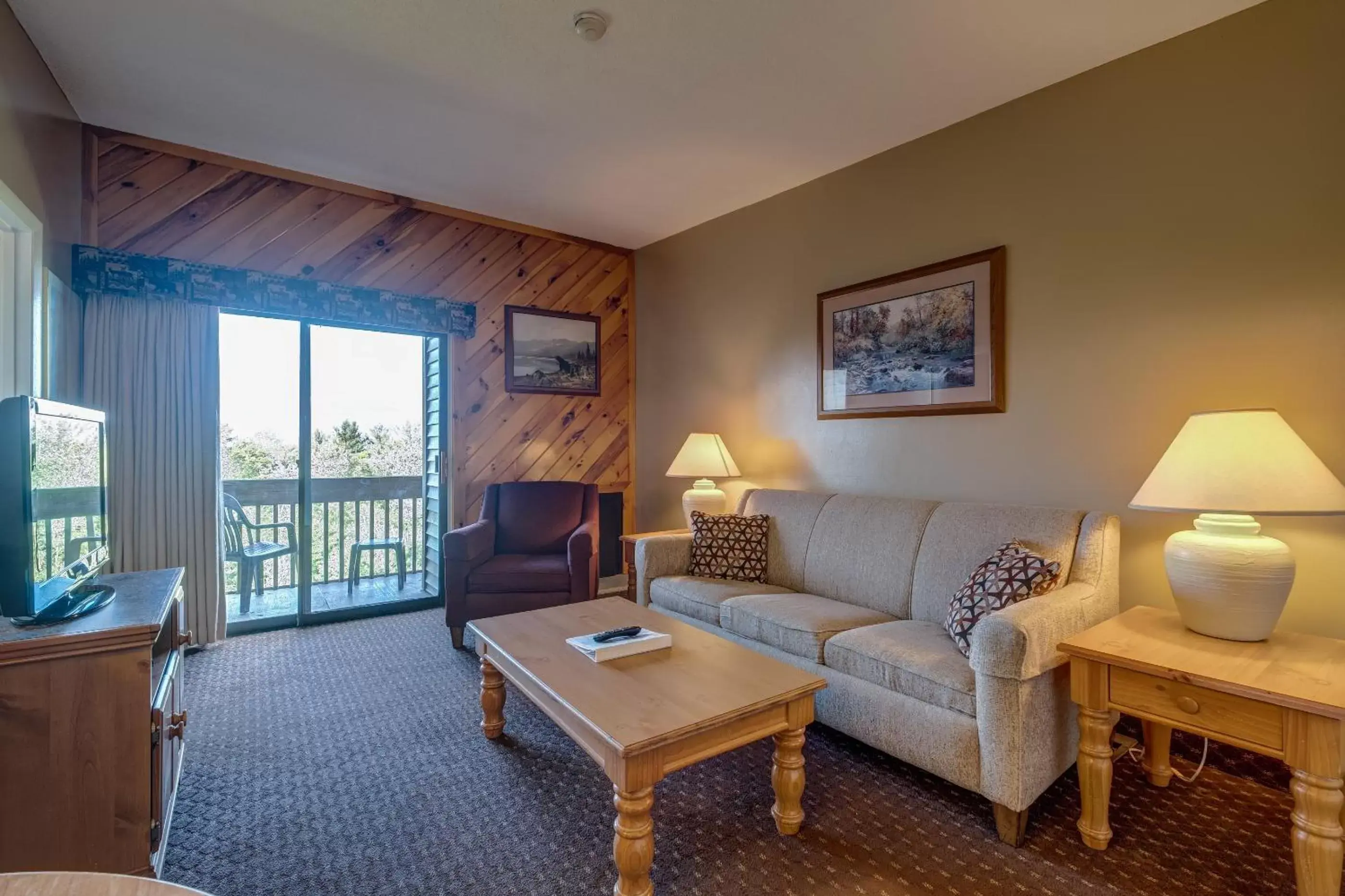 Three-Bedroom Apartment in Village of Winnipesaukee Three-Bedroom Apartment in Village of Winnipesaukee