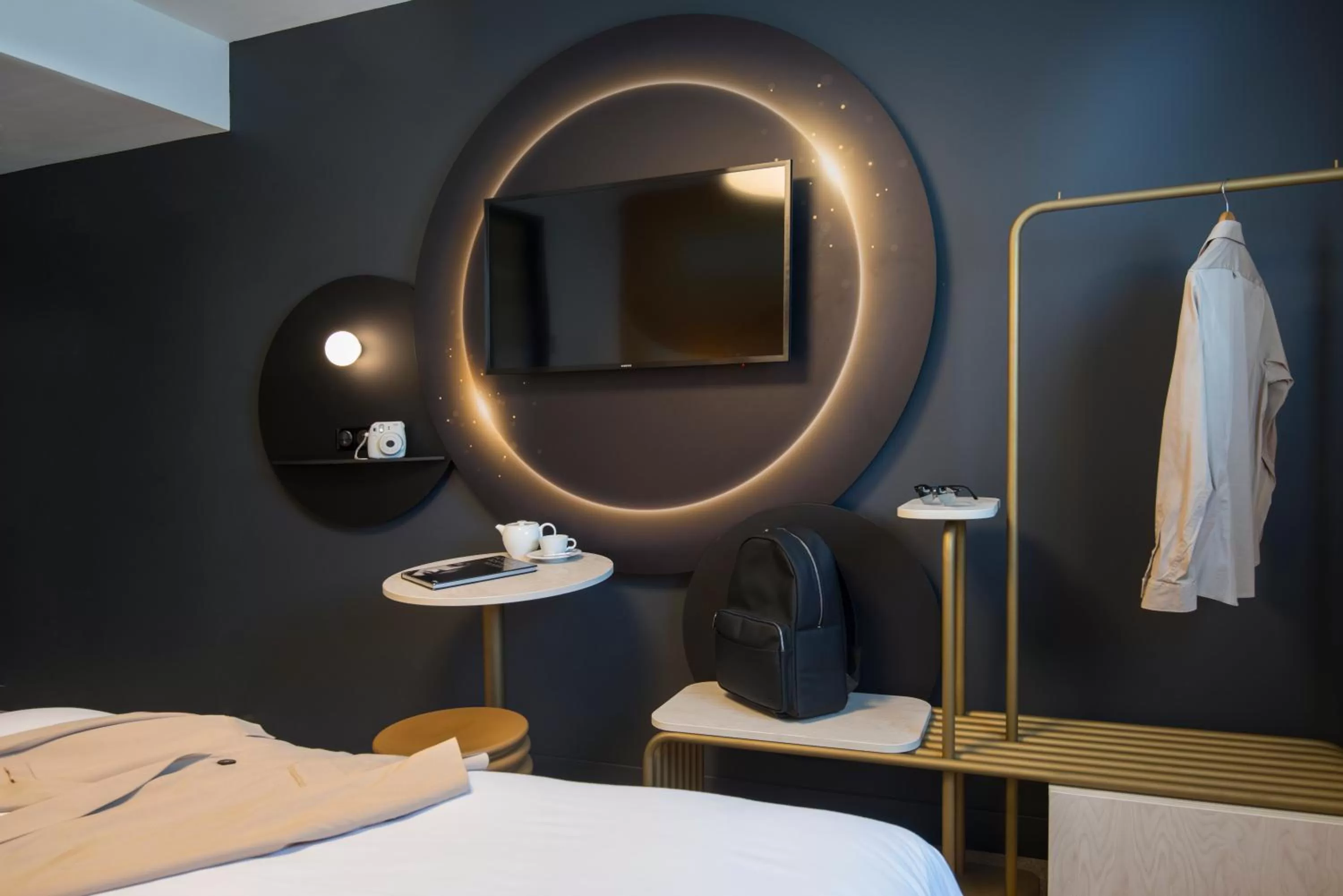 Decorative detail, Bed in ibis Styles Pertuis Portes du Luberon