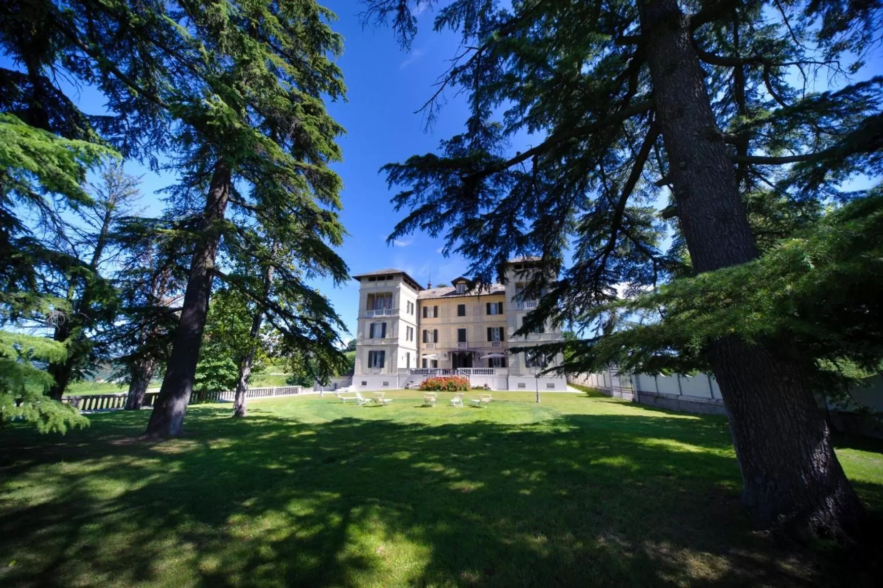 Property building in Hotel Villa La Bollina