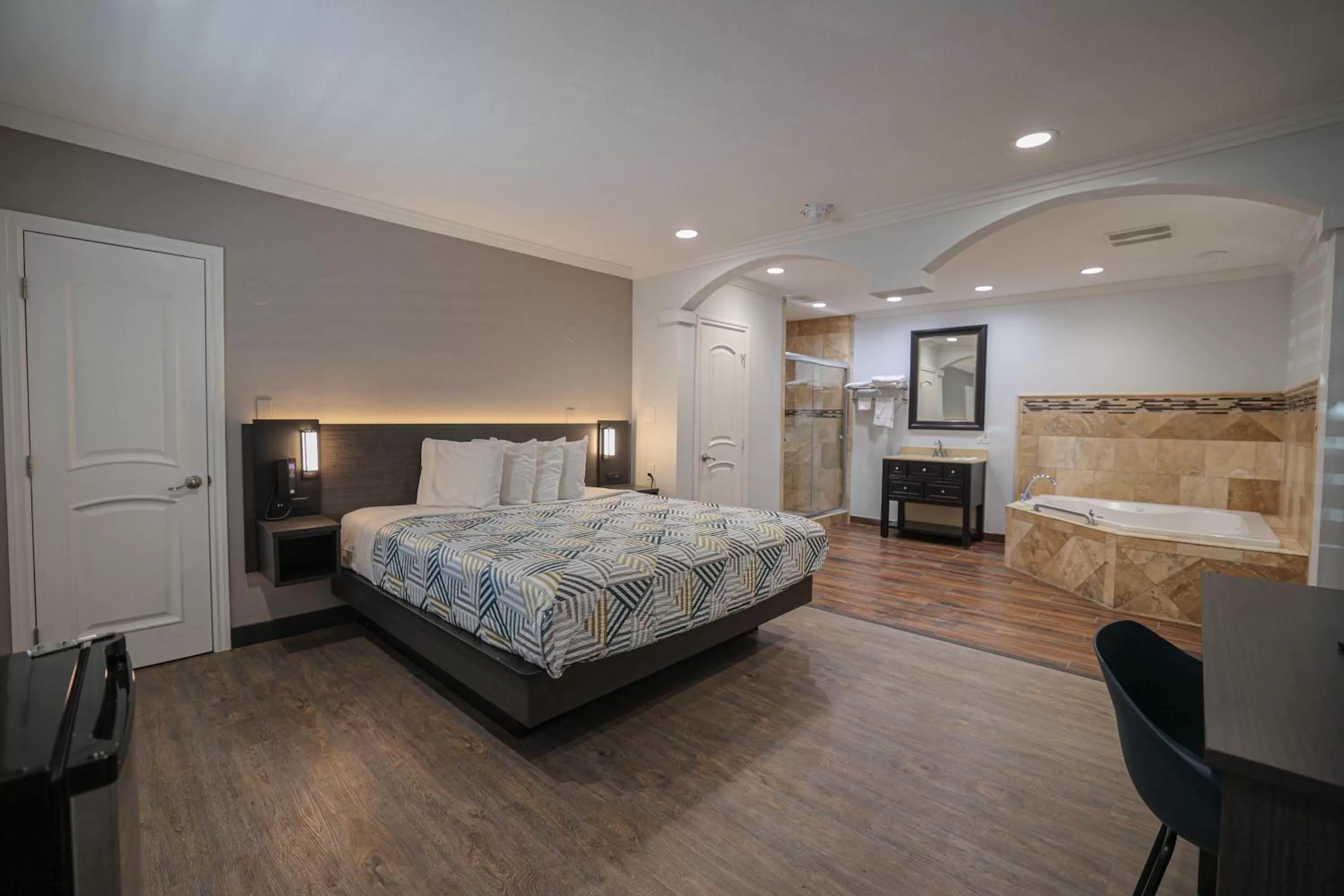 Bed in Motel 6, Tustin, Orange County-CA