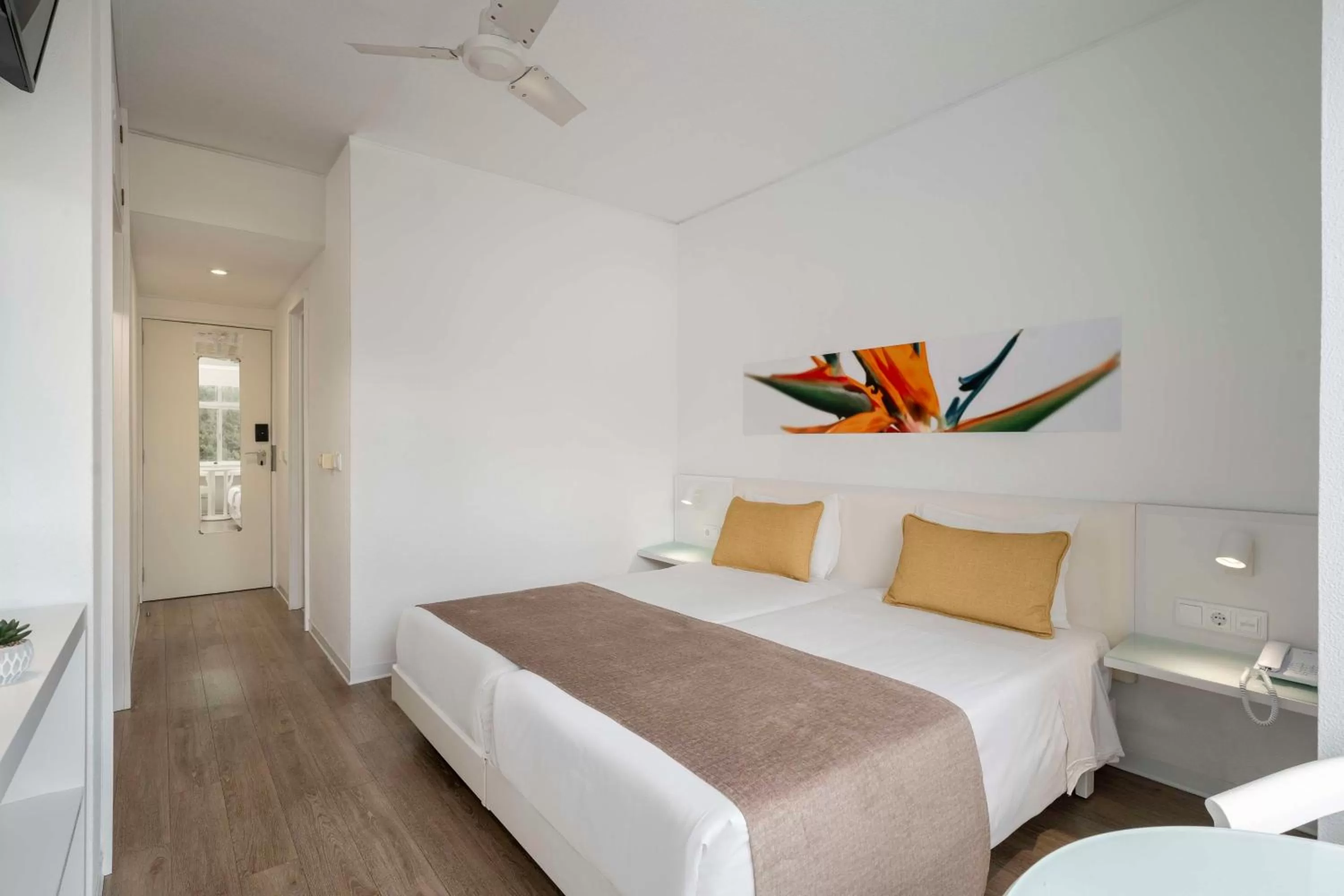 Bedroom, Bed in Dorisol Estrelicia Hotel