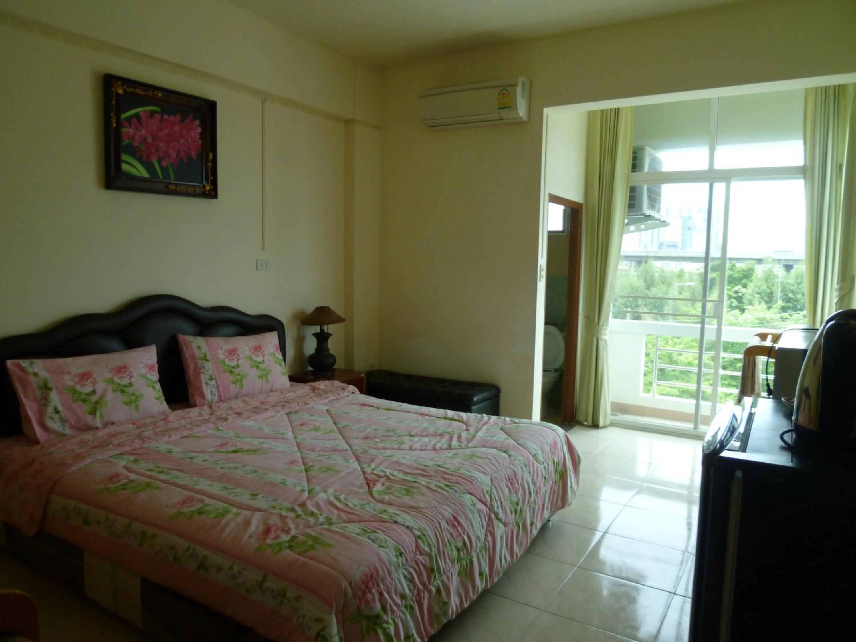 Bed in Vanlisut Hotel Ngamwongwan