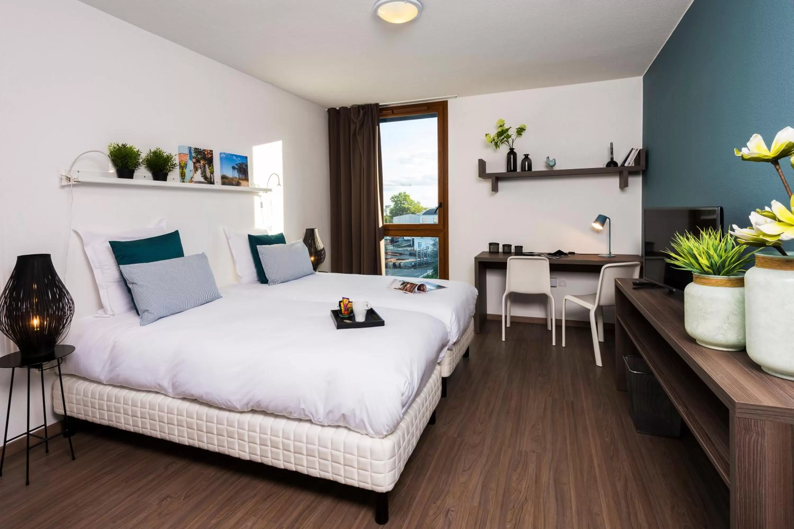 Photo of the whole room, Bed in Ténéo Apparthôtel Bordeaux Maritime - Cité du vin