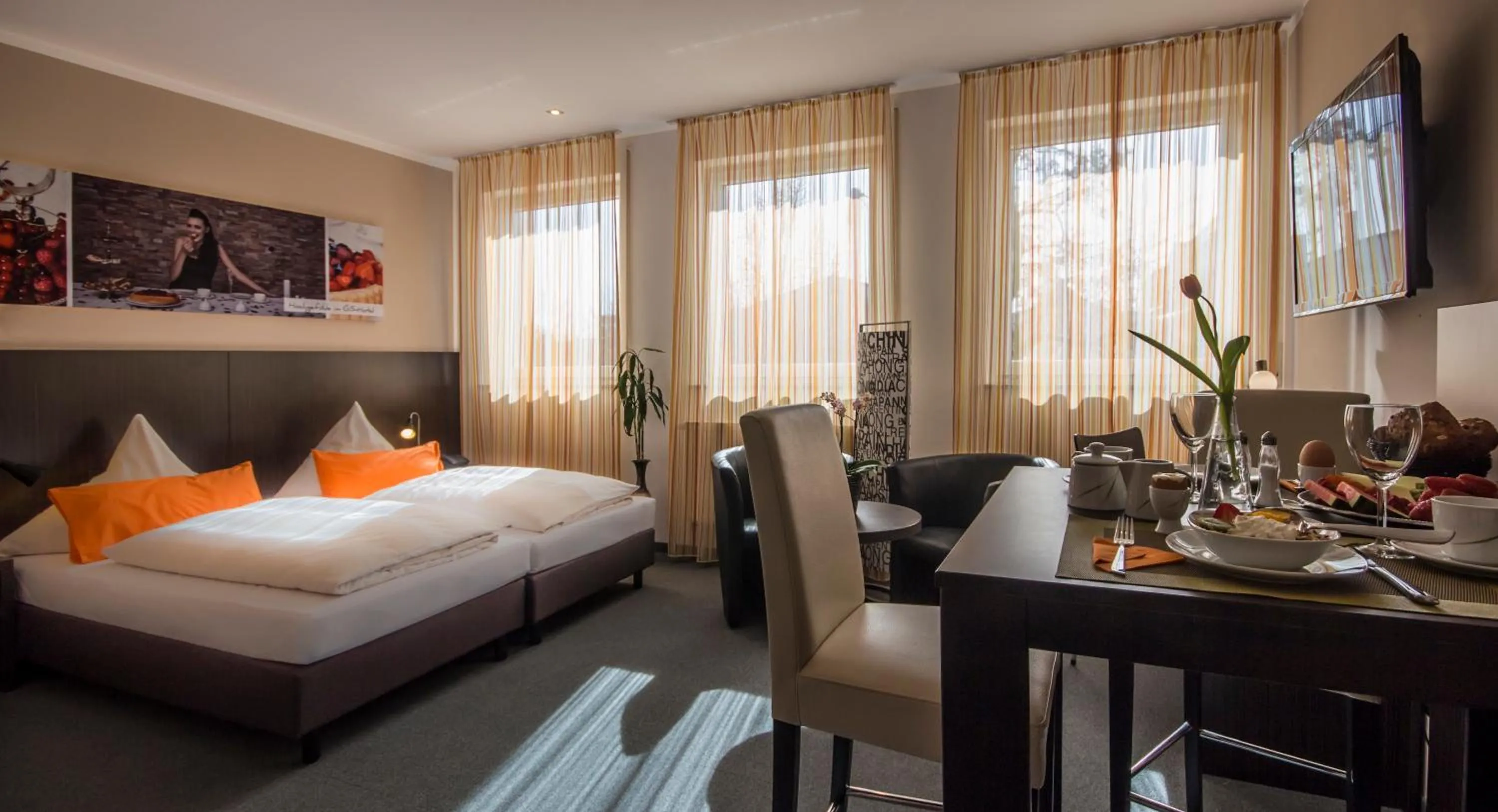 Bedroom, Bed in GS Hotel