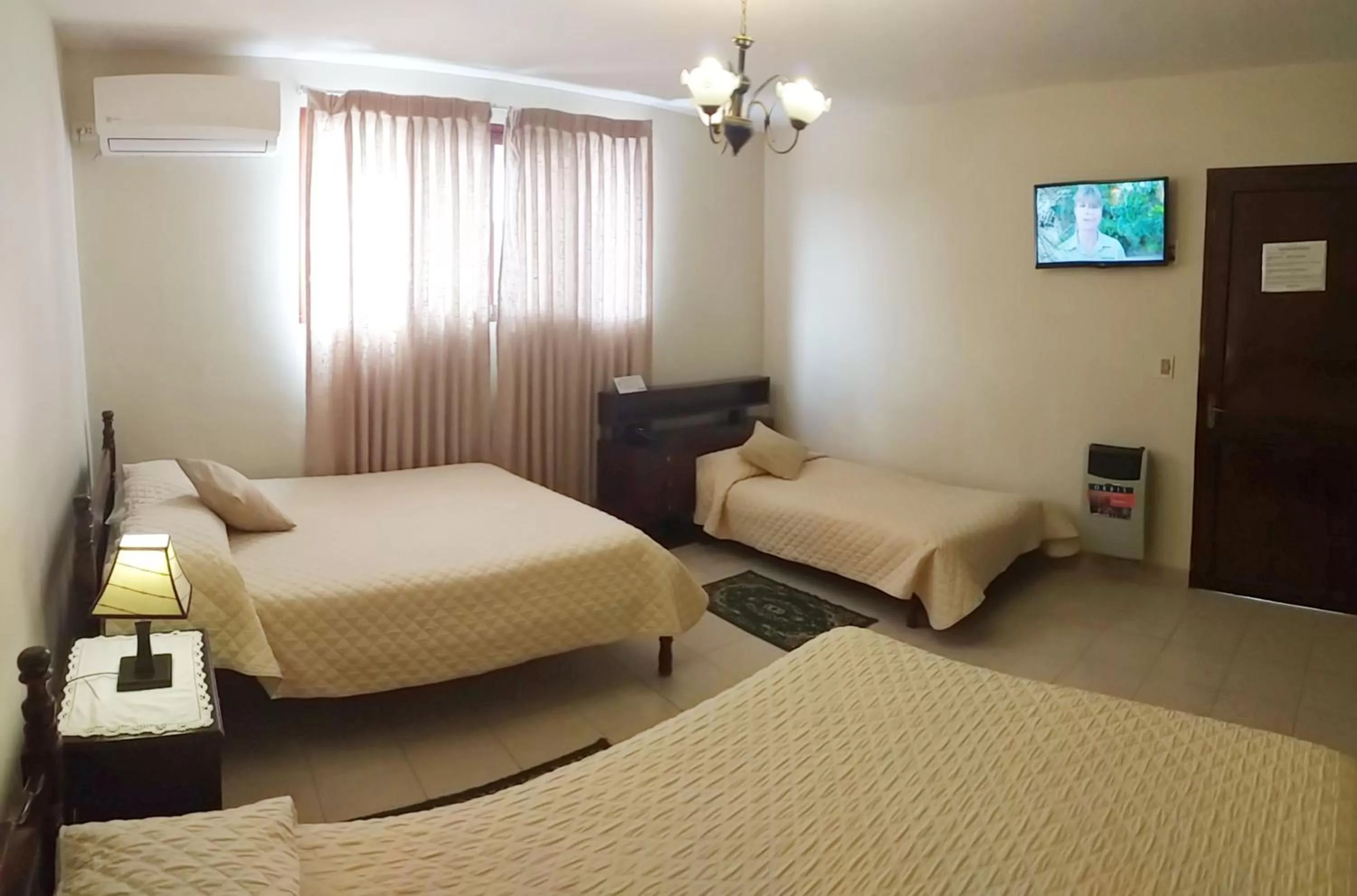 Budget Triple Room - single occupancy in Hotel Carmen
