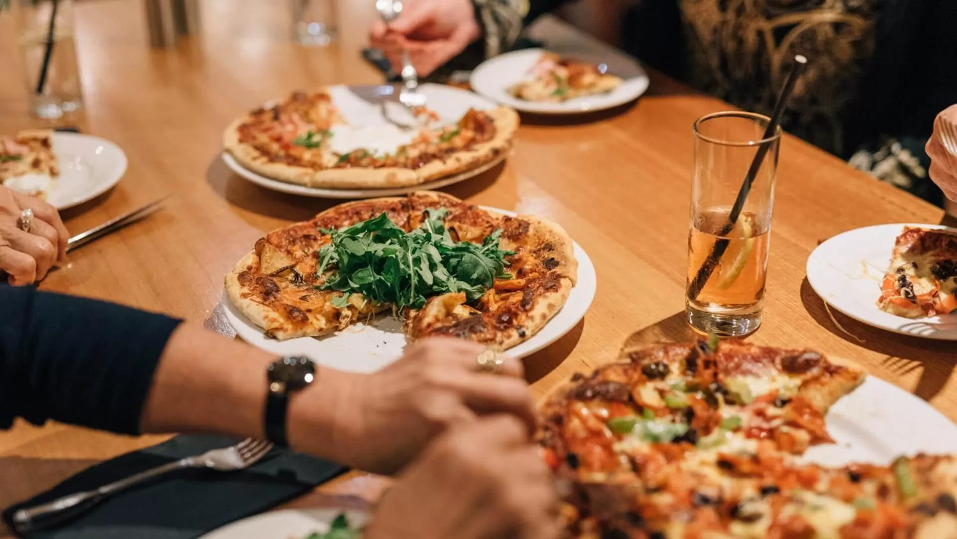 Restaurant/places to eat in Country Club Villas