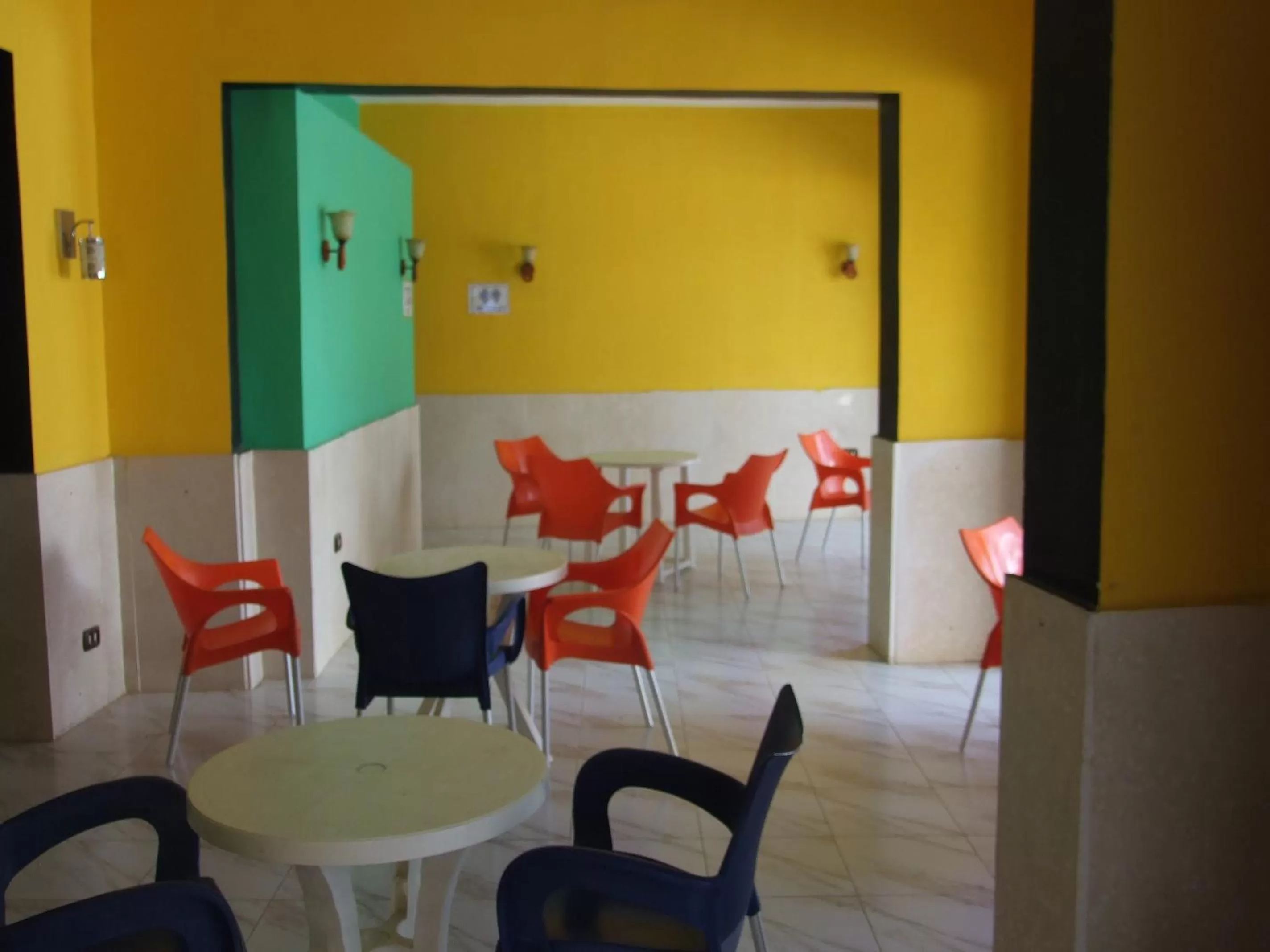 Restaurant/places to eat in Dahab Plaza Hotel