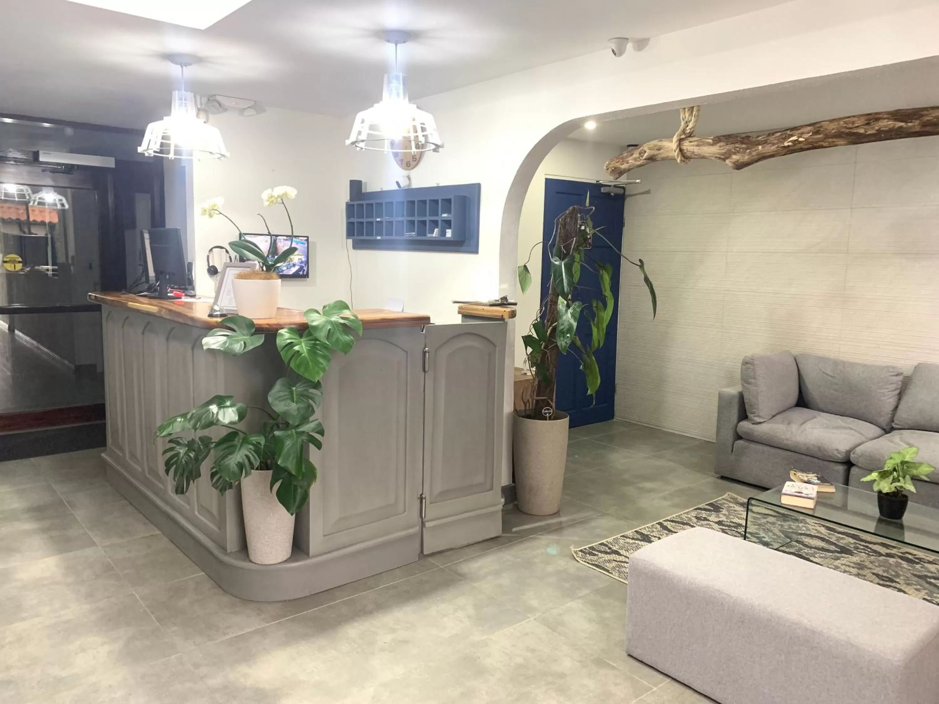 Lobby or reception in Berlor Airport Inn