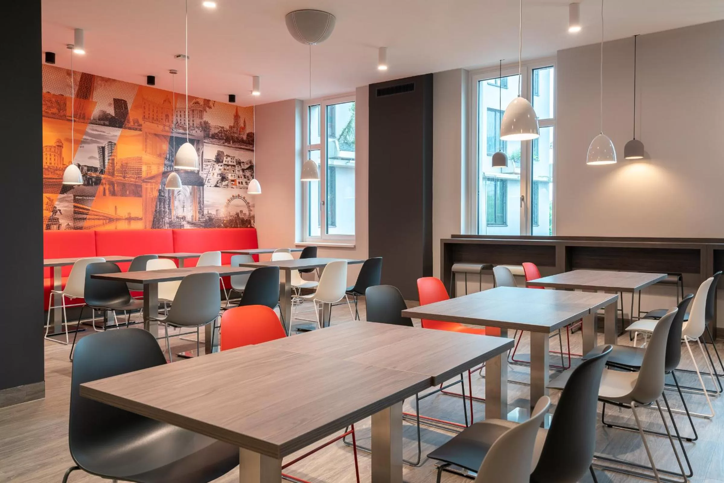 Lounge or bar in Campanile Vienna South