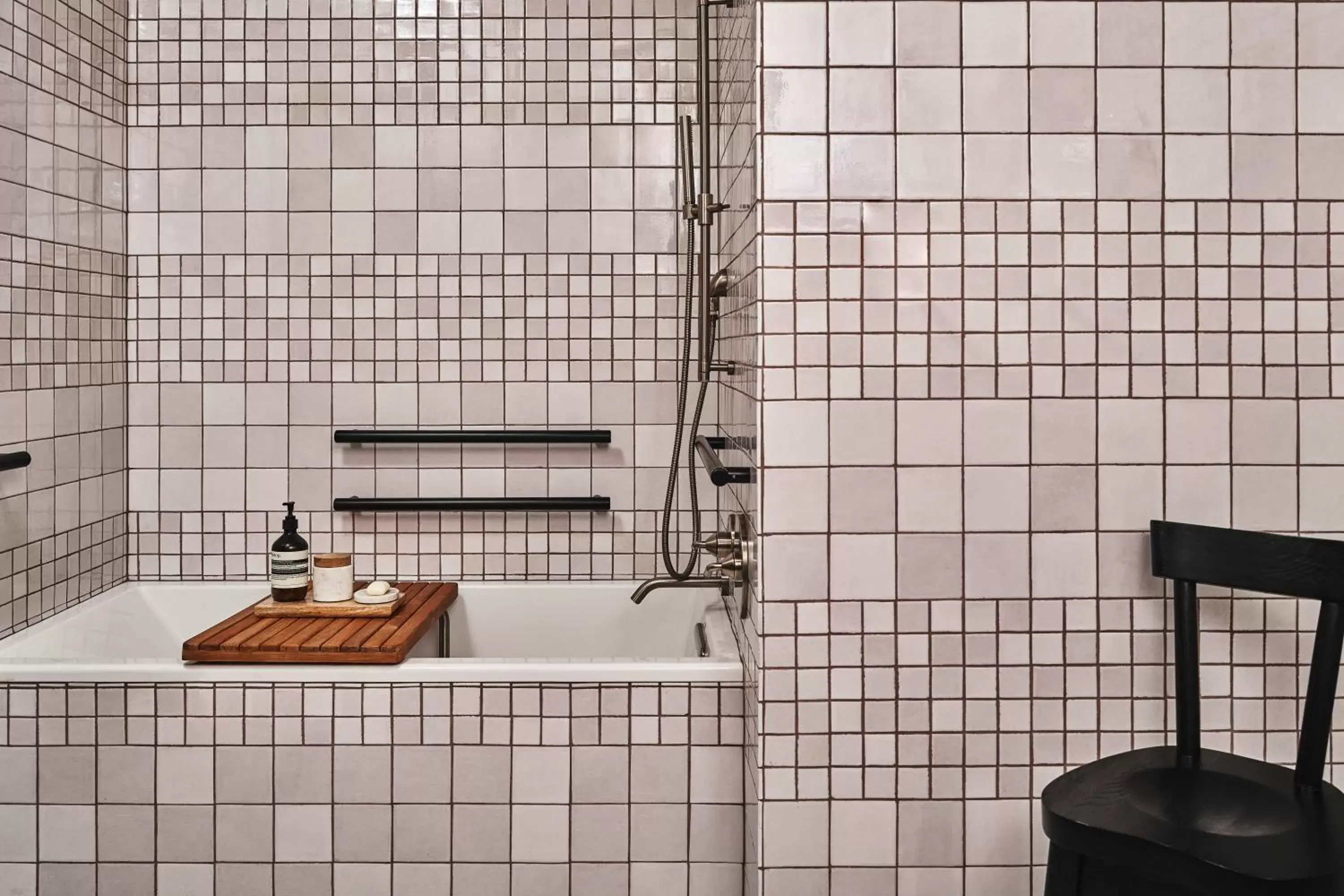 DELUXE DOUBLE QUEEN, ACCESSIBLE in Downtown Los Angeles Proper Hotel, a Member of Design Hotels DELUXE DOUBLE QUEEN, ACCESSIBLE in Downtown Los Angeles Proper Hotel, a Member of Design Hotels