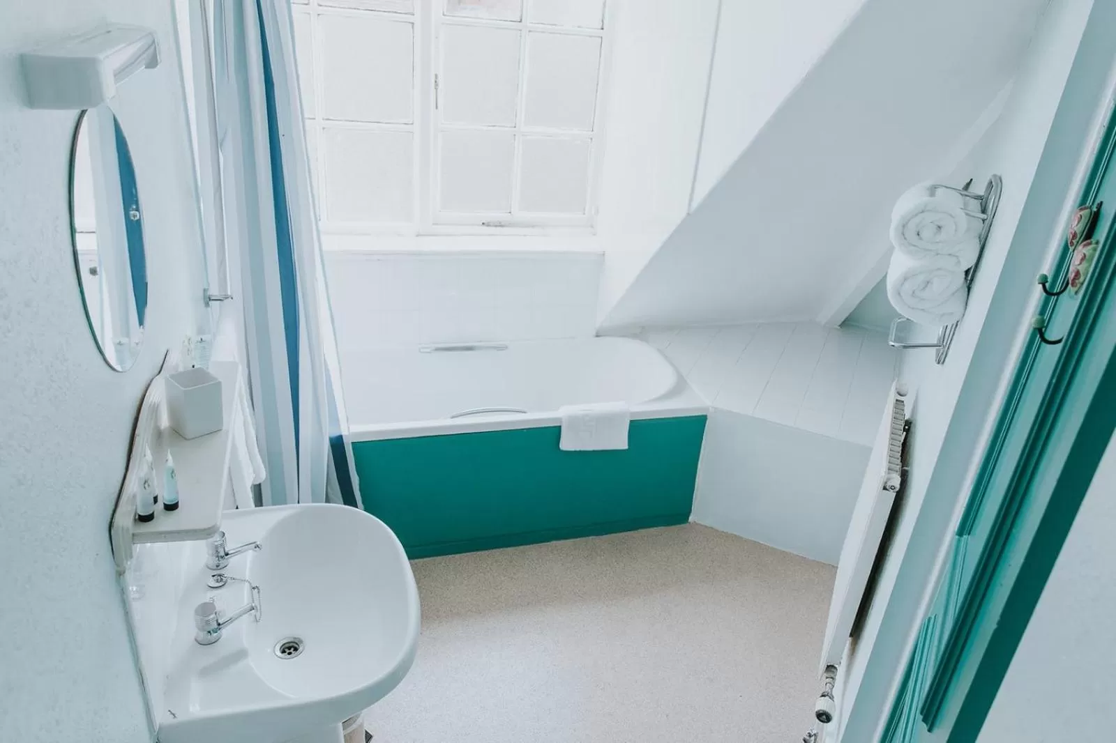 Bathroom in The Saddle Inn