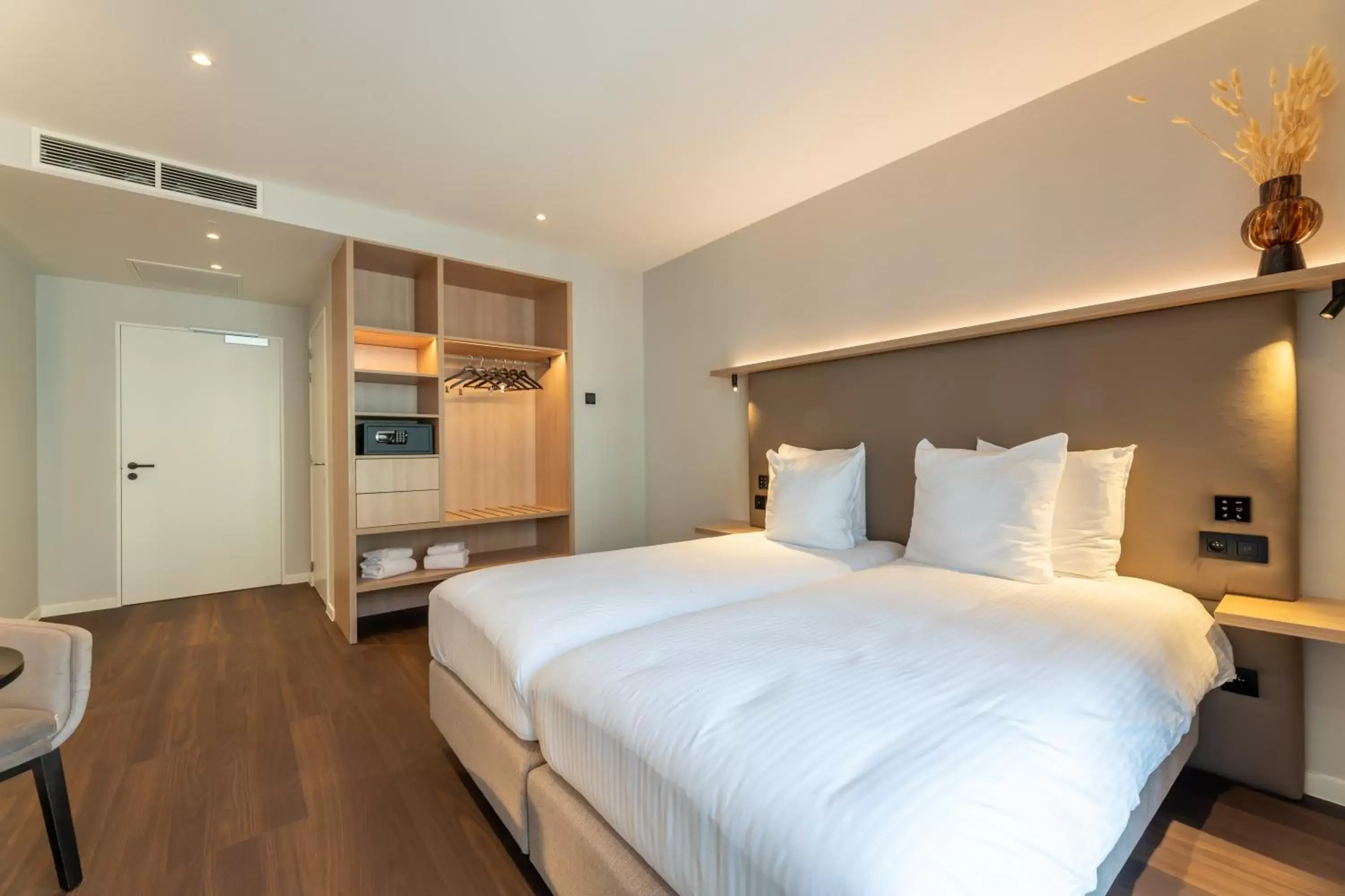 Twin Room - Disability Access in The CORNR Hotel Twin Room - Disability Access in The CORNR Hotel