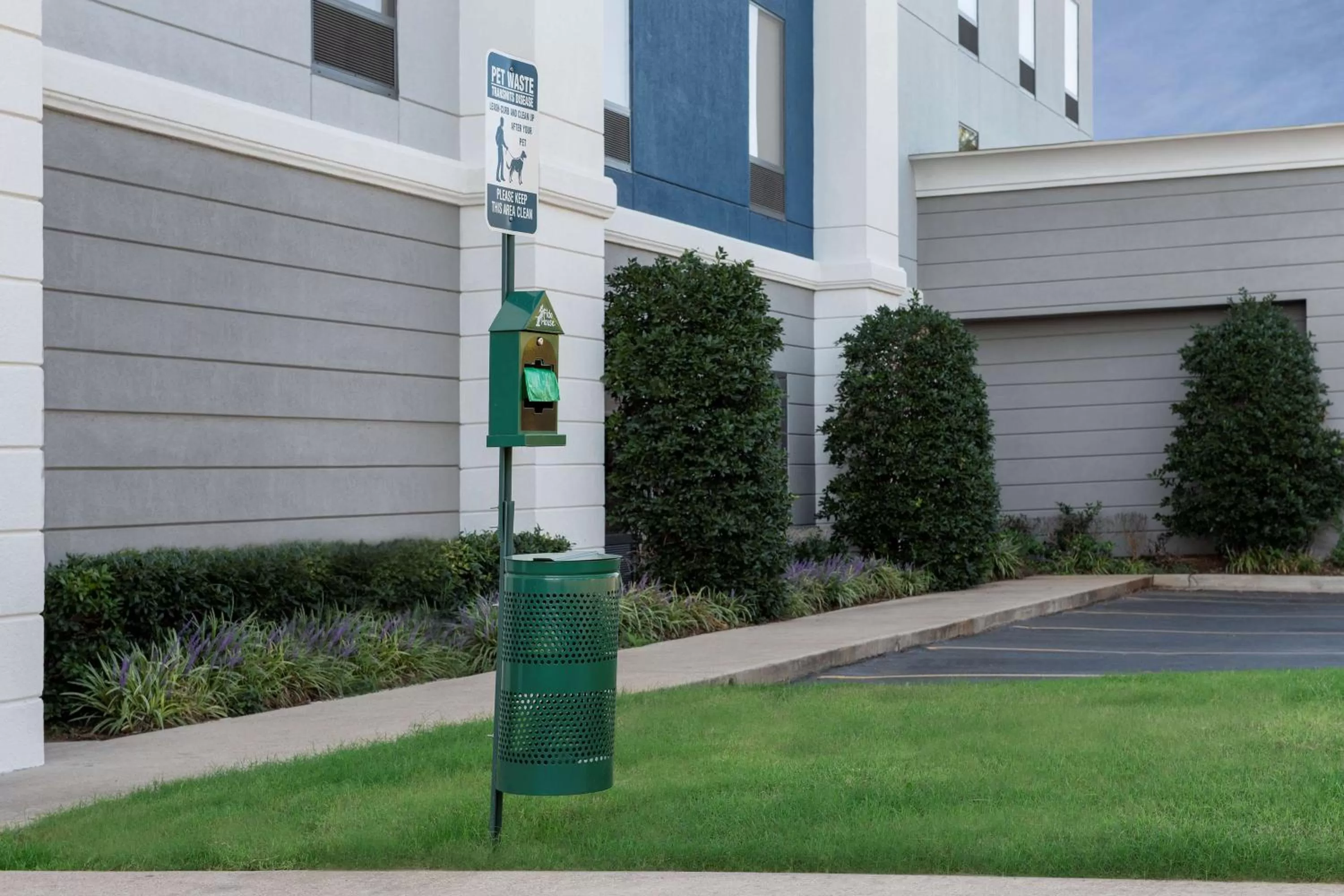 Property building in Hampton Inn Duncan