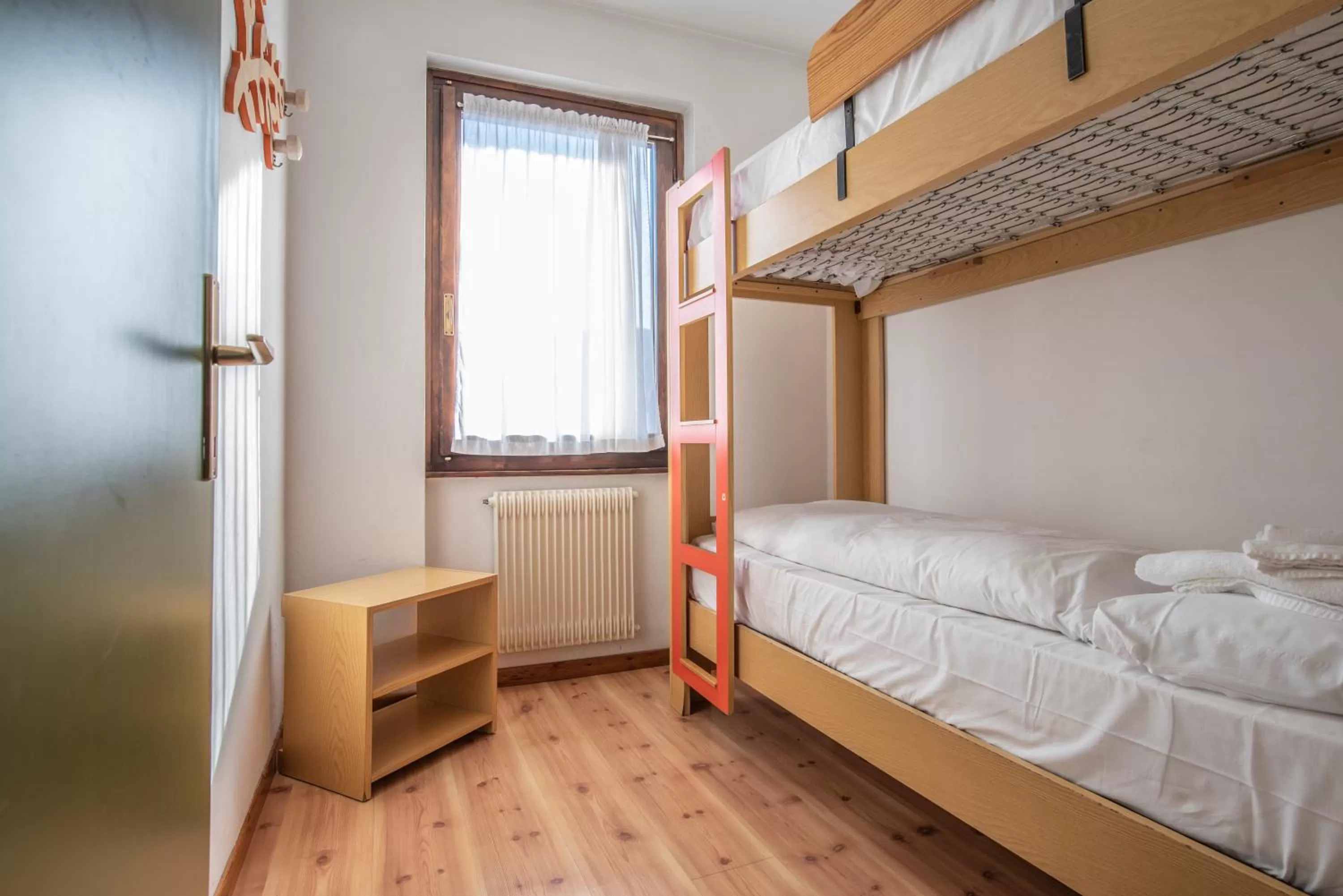 bunk bed, Bed in Alaska Clubresidence