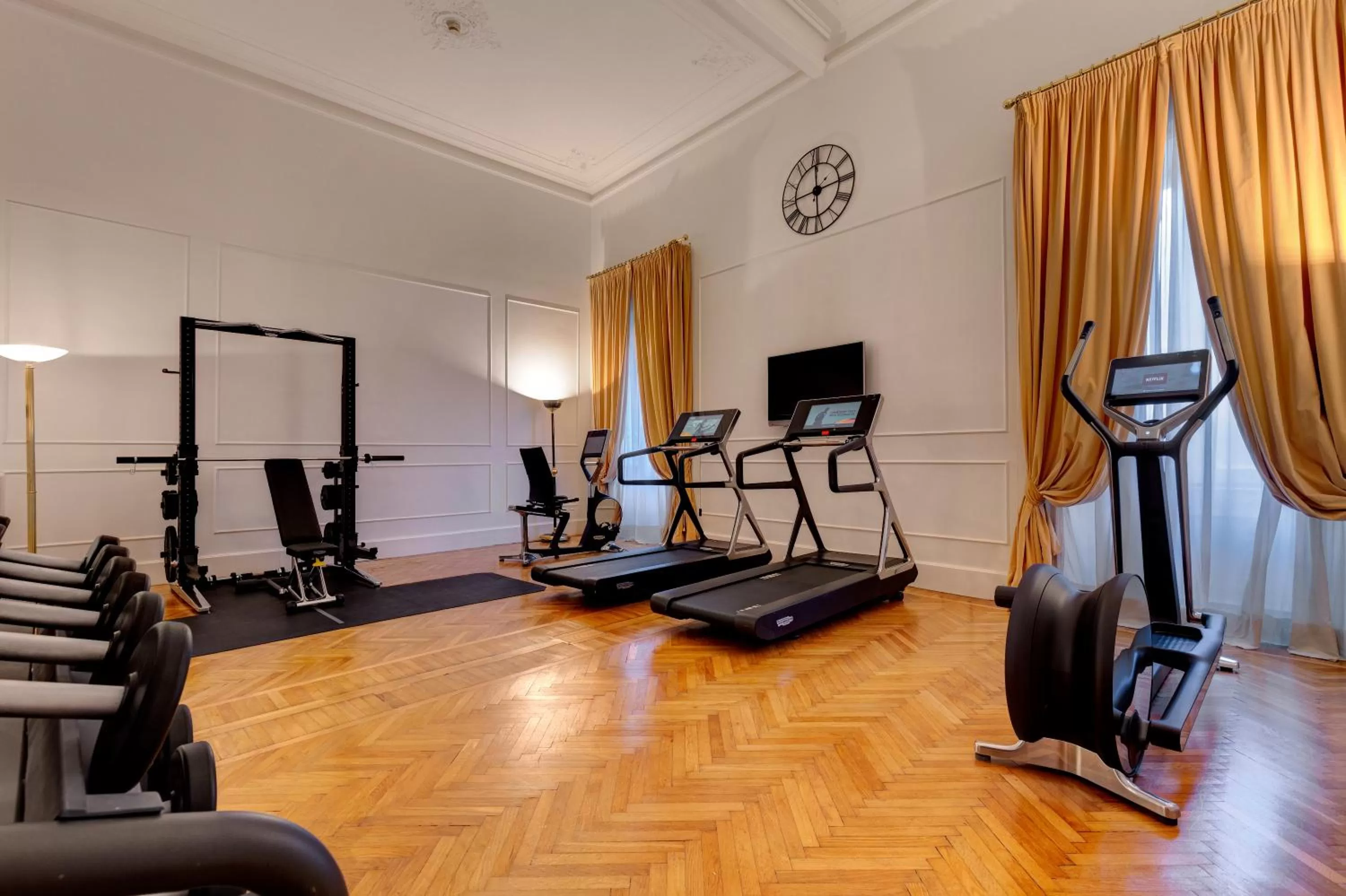 Fitness centre/facilities in Grand Hotel Plaza