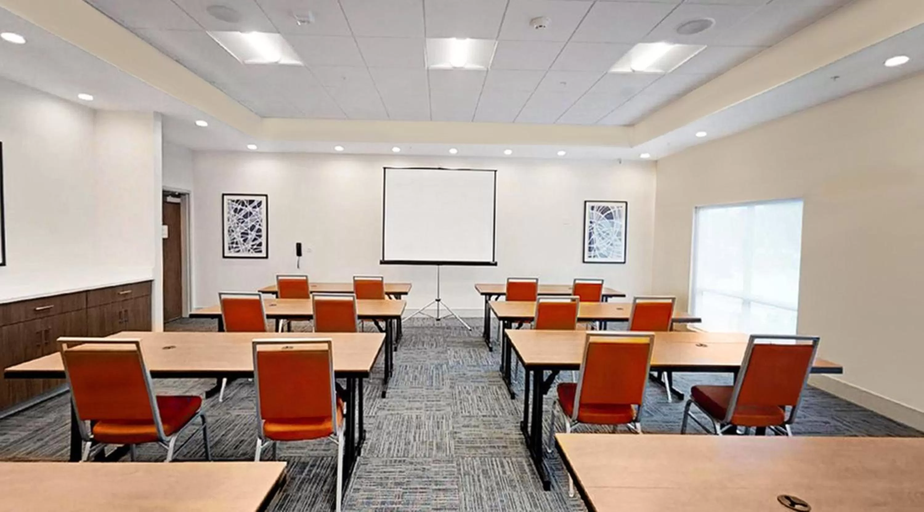 Meeting/conference room in Holiday Inn Express & Suites - Chalmette - New Orleans S by IHG