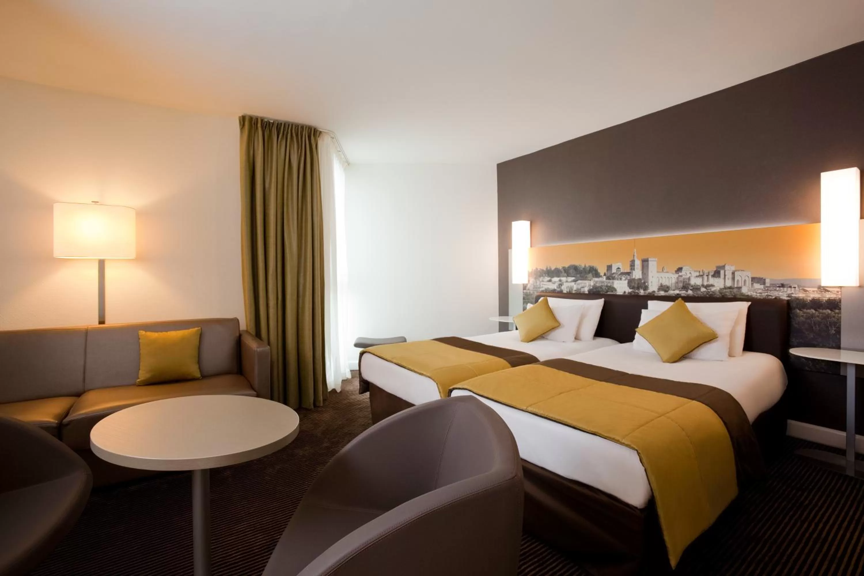 Photo of the whole room, Bed in Mercure Avignon Centre Palais des Papes