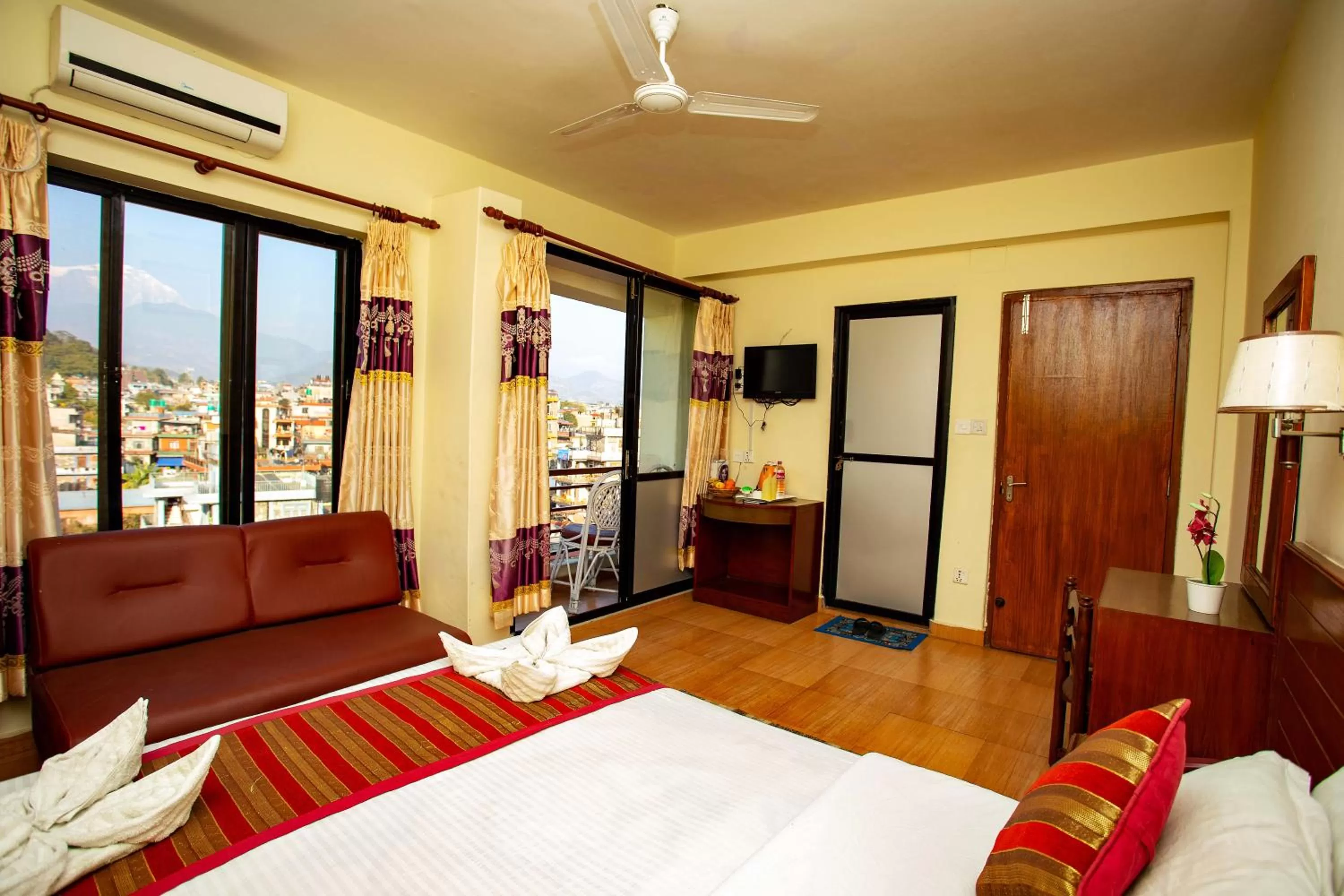 Photo of the whole room, Bed in Hotel Orchid