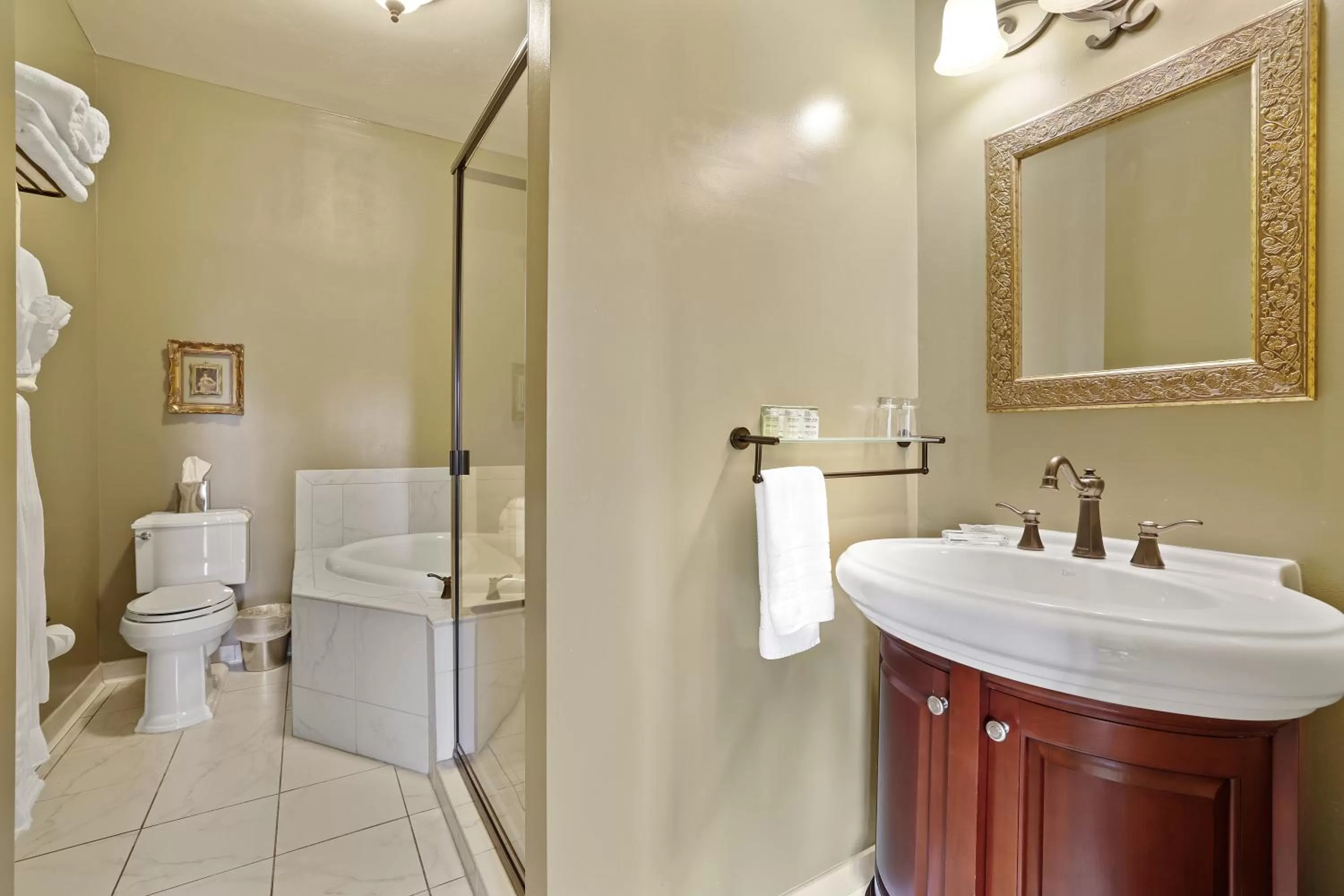 Bathroom in National Hotel Jackson, Tapestry Collection by Hilton