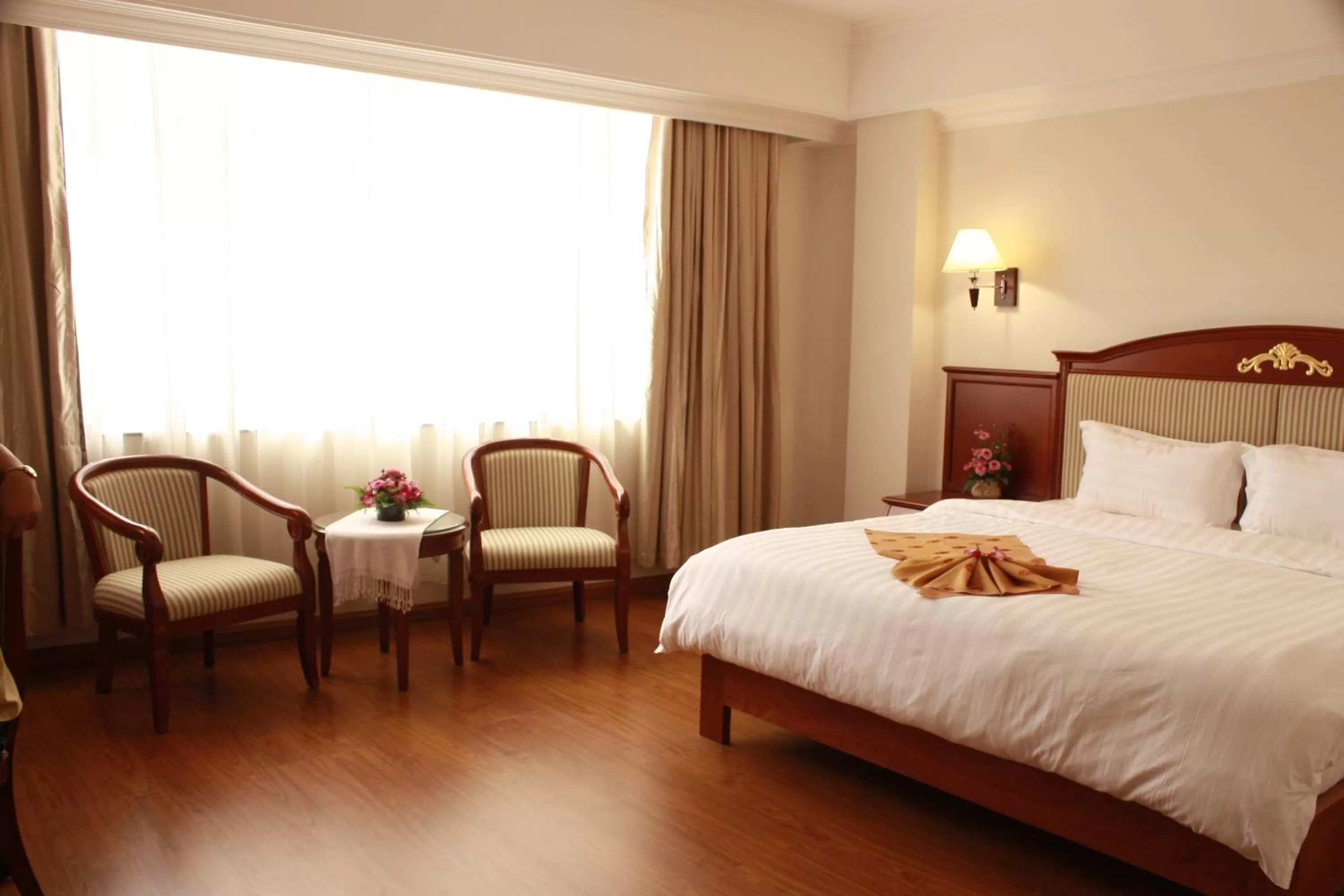 Bed in Lux Riverside Hotel & Apartment